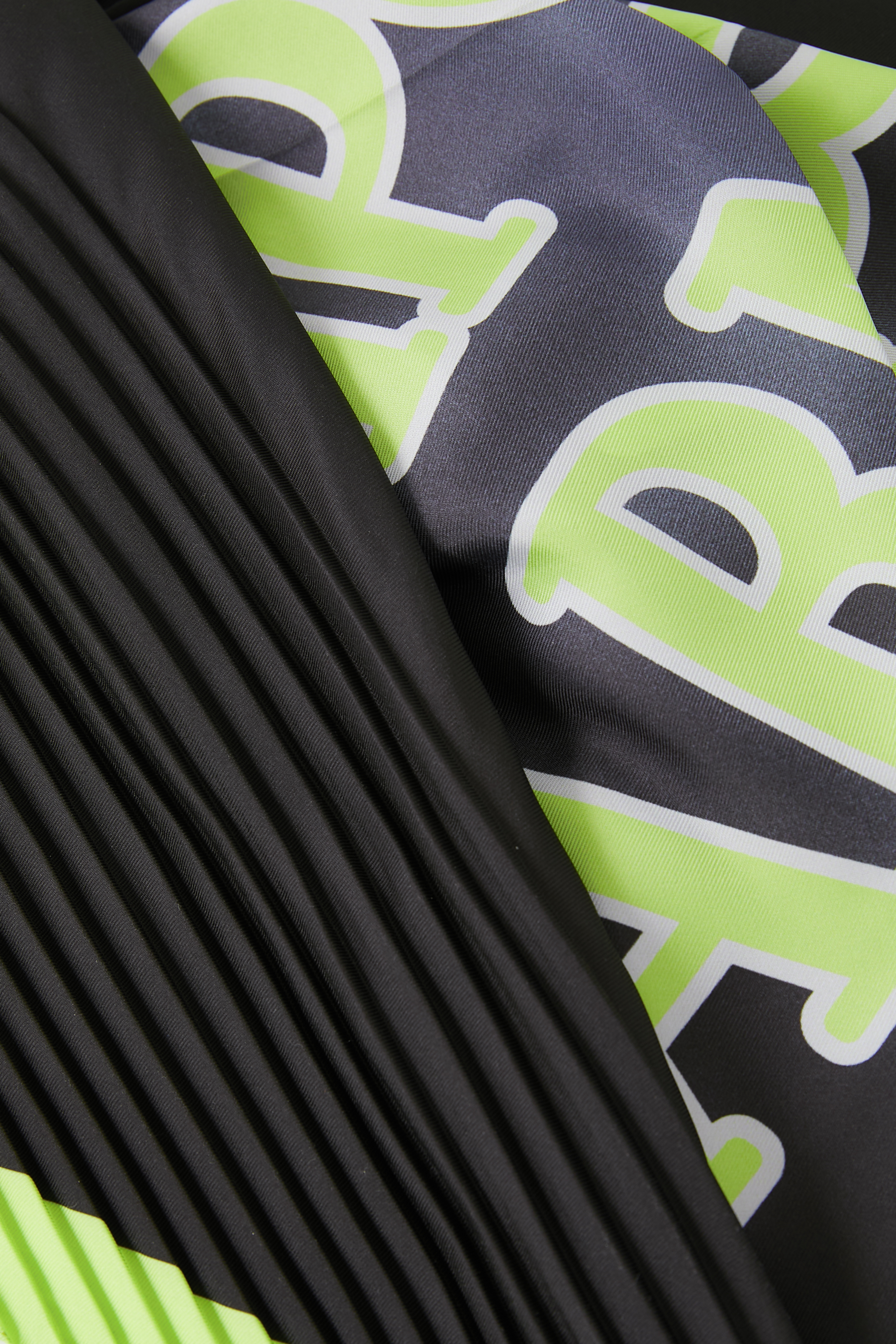 Logo Pleat Scarf