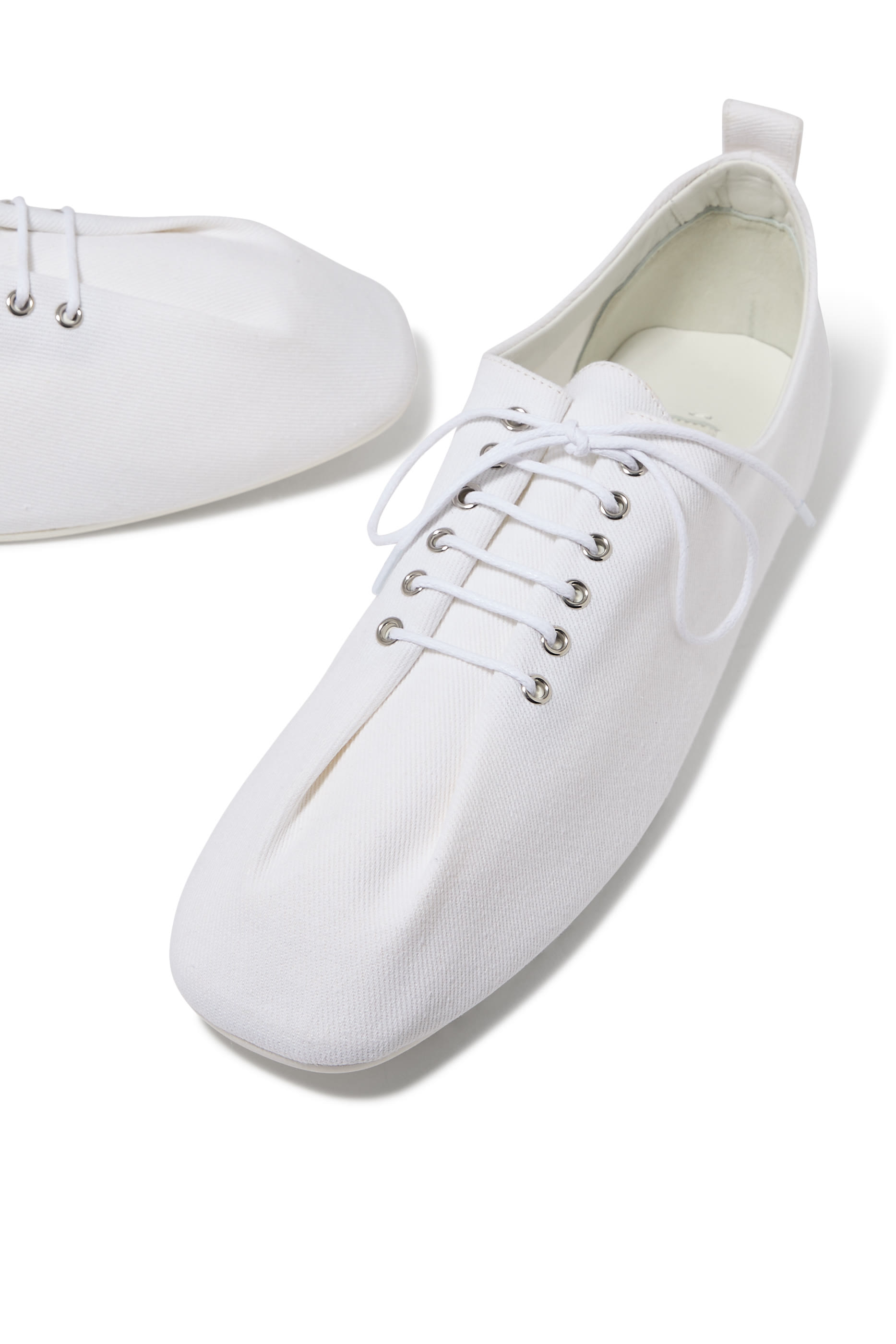  Canvas Low Top Sneakers