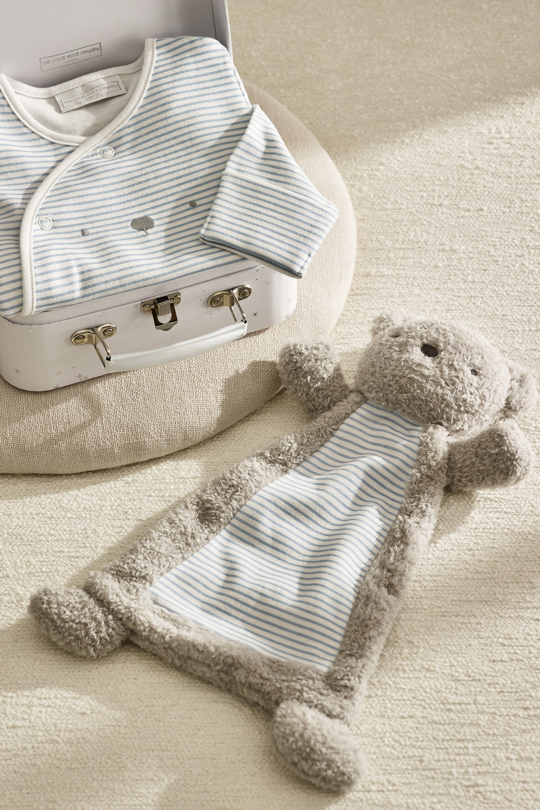 Kids Bear Hug Welcome Baby Gift Set Organic Cotton