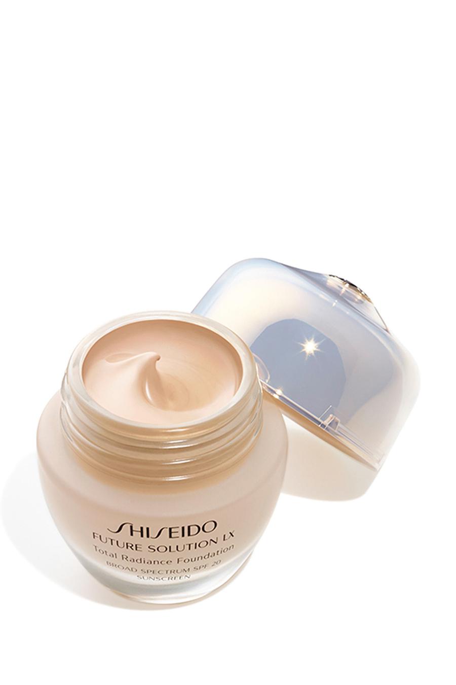Future Solution LX Total Radiance Foundation