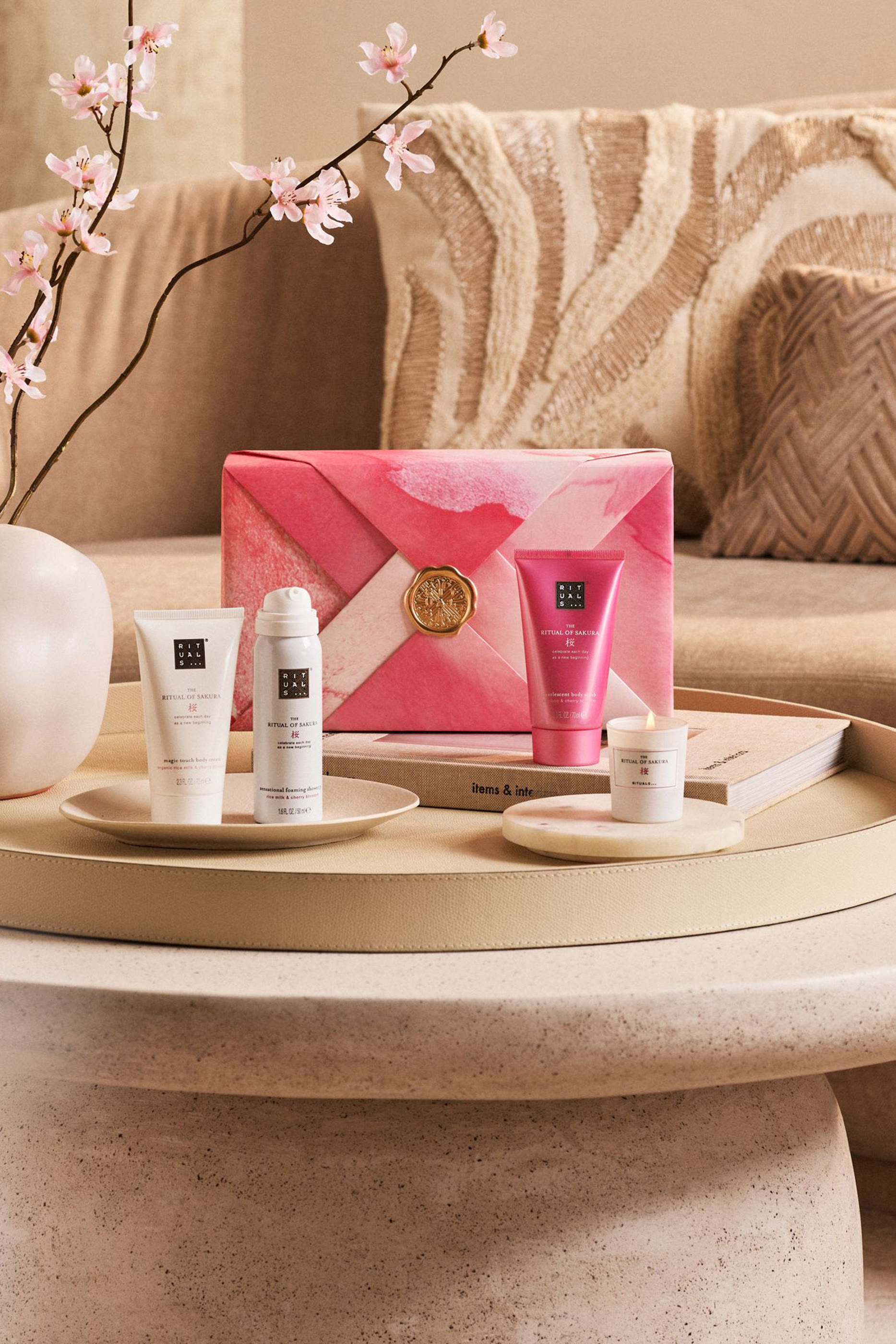 The Ritual of Sakura Small Gift Set