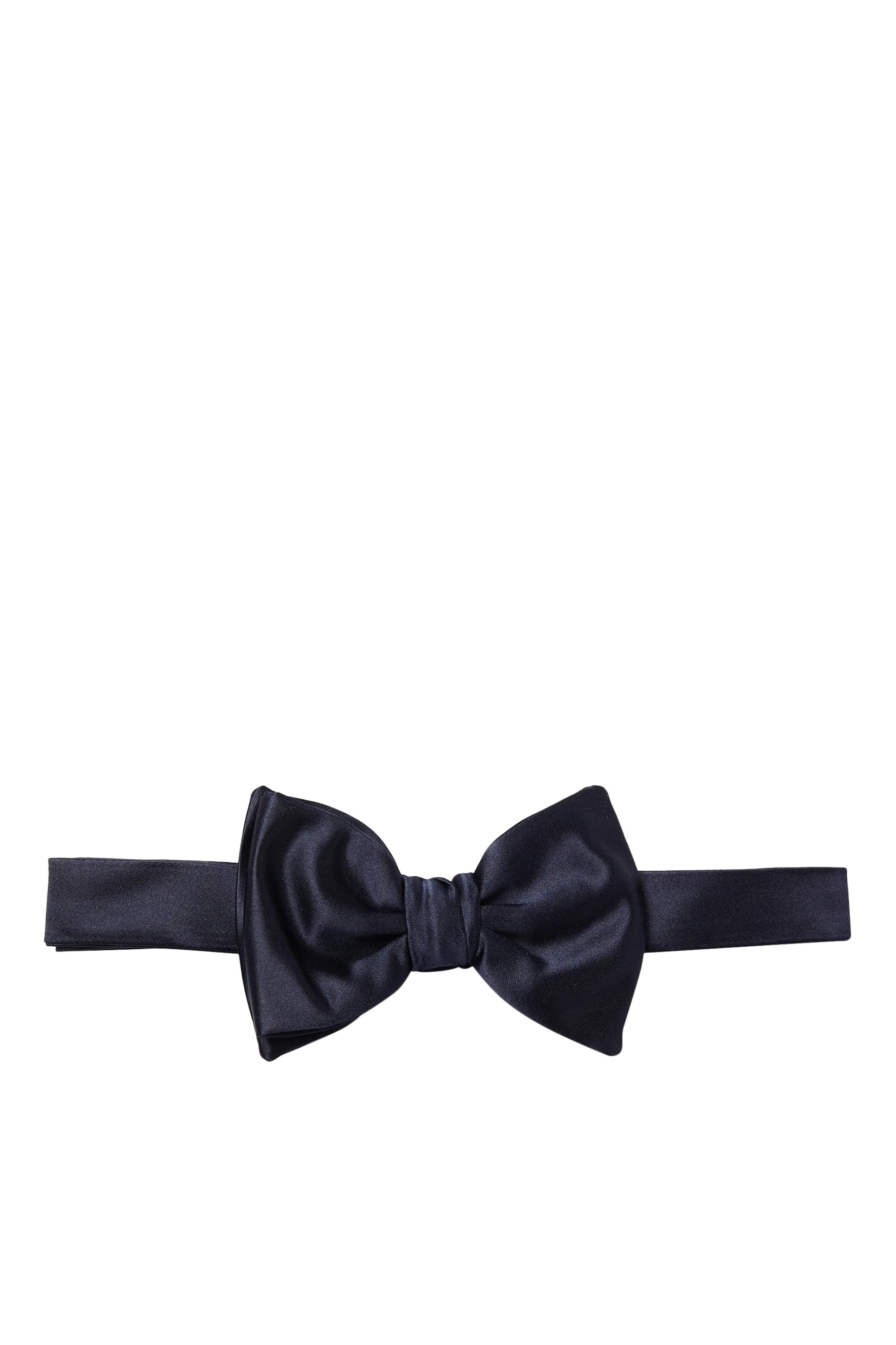 Knotted Bow Tie in Micro-Textured Pure Silk