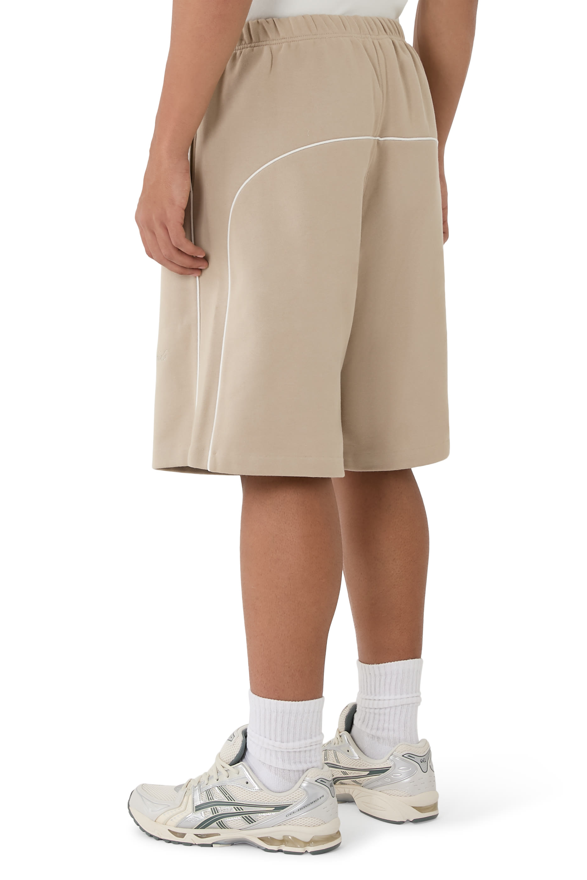 Relaxed Fleece Sweatshort with Piping
