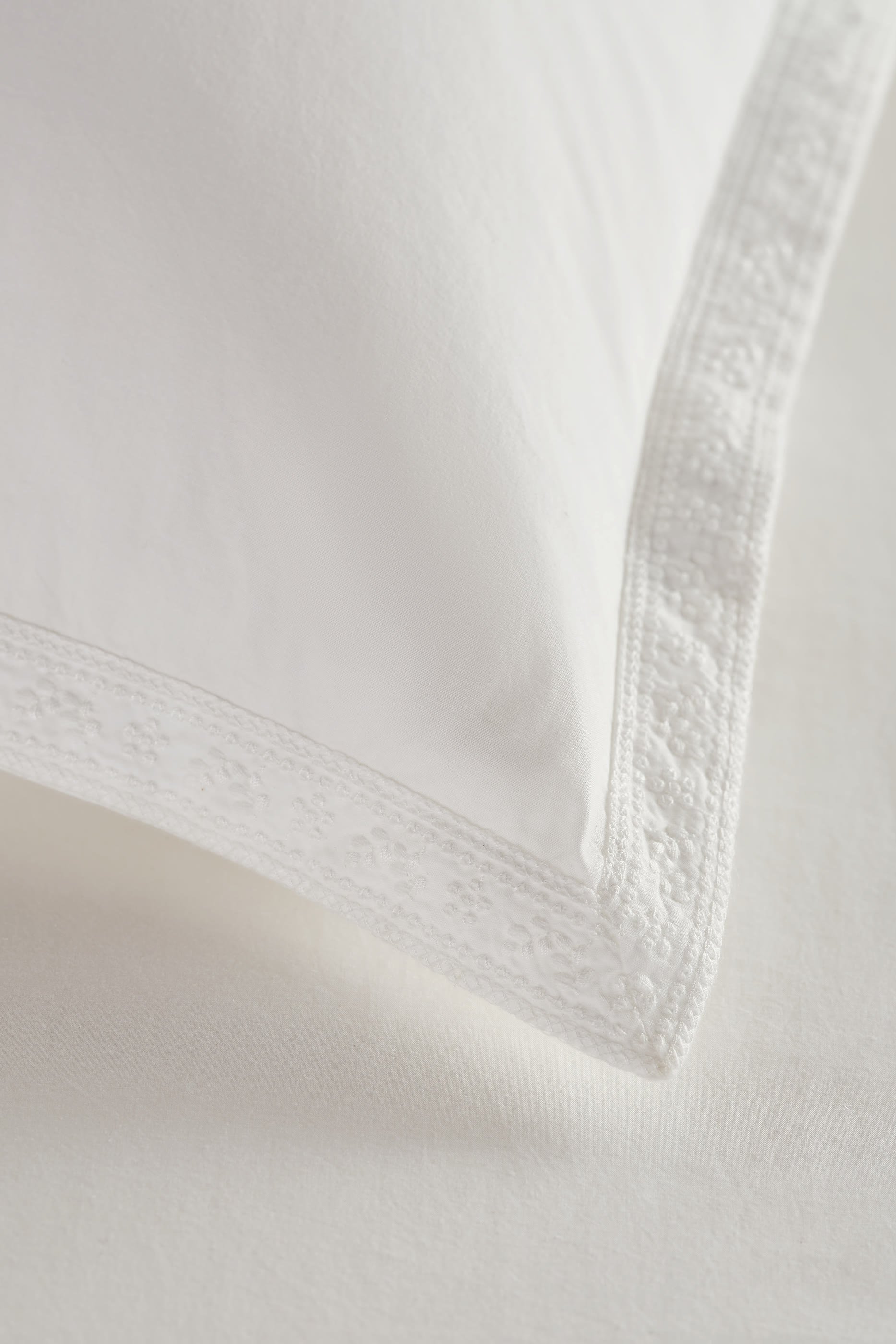 Camille Oxford Pillowcase 