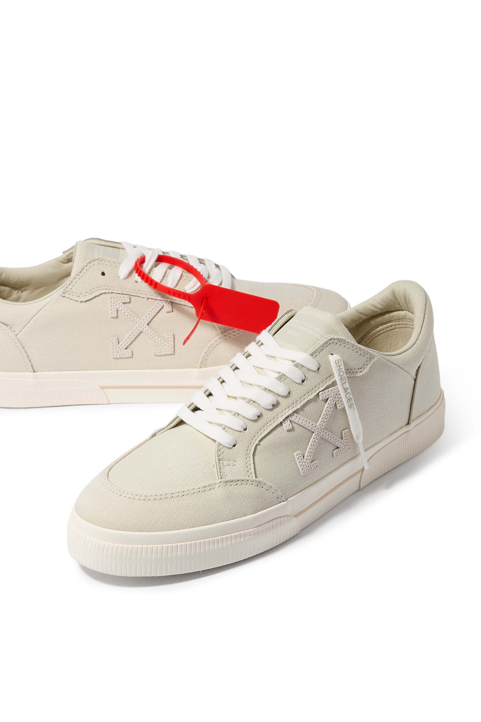 Logo Appliqu&eacute; Sneakers