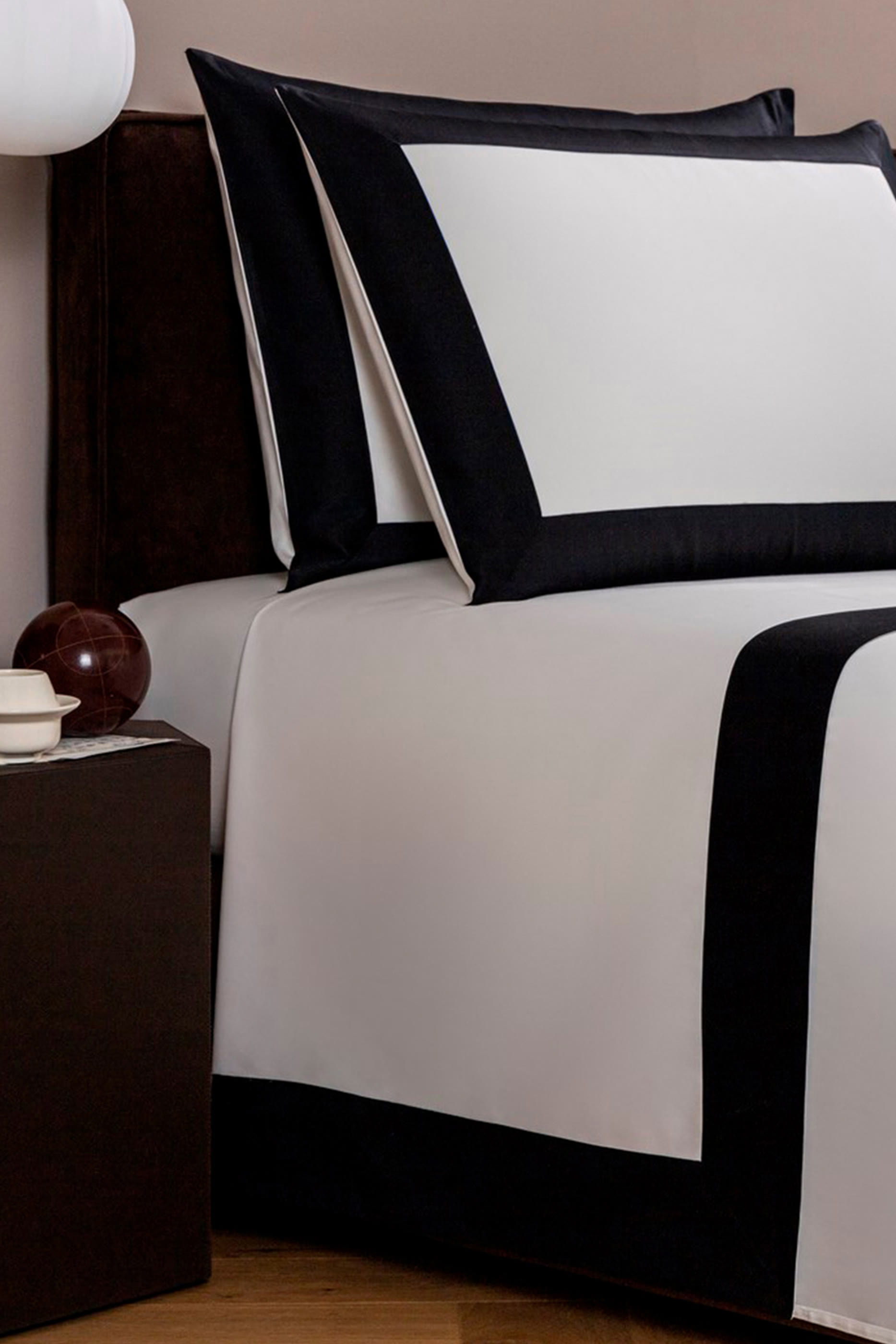 Bold Nero Flat Sheet