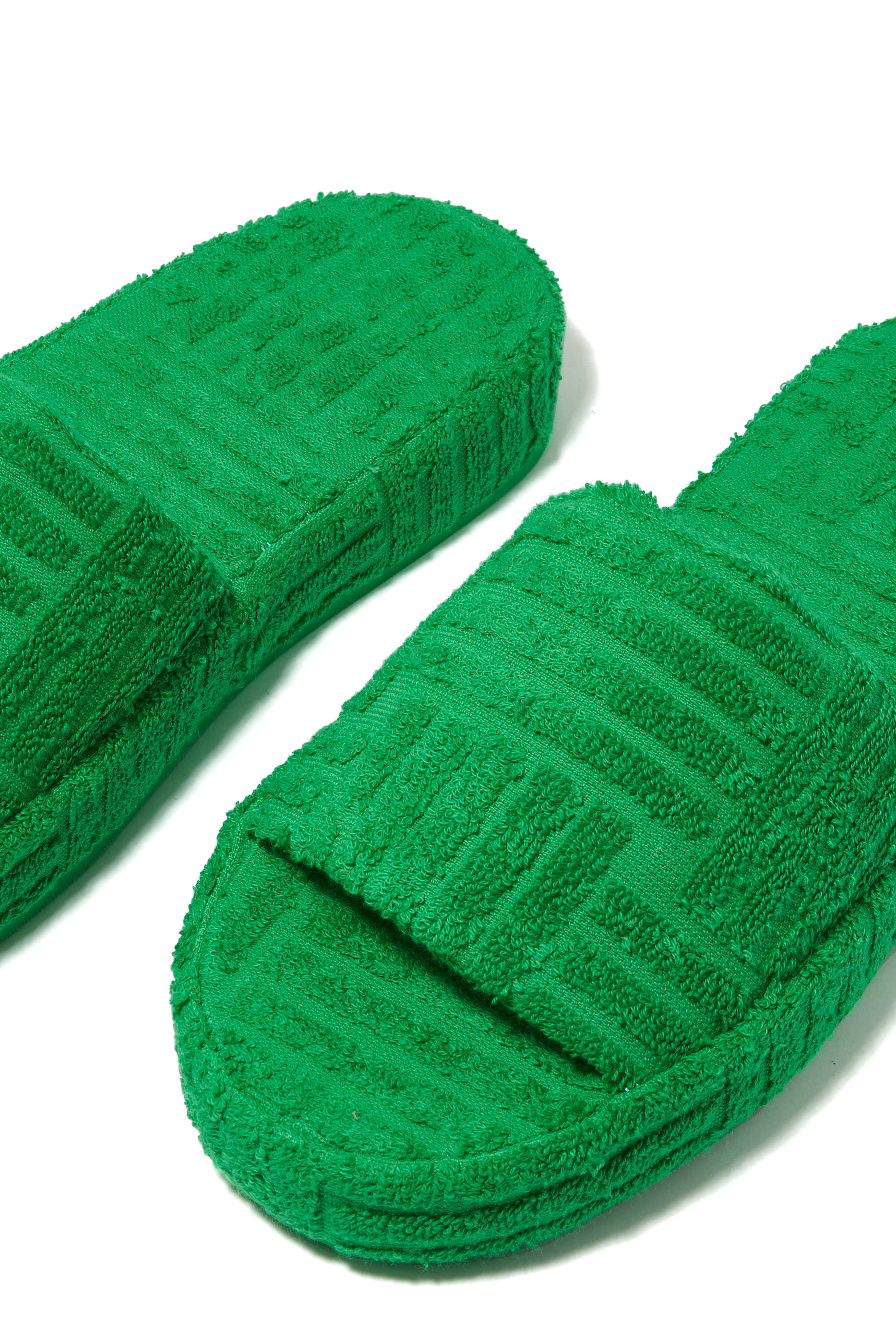 Resort Sponge Slides