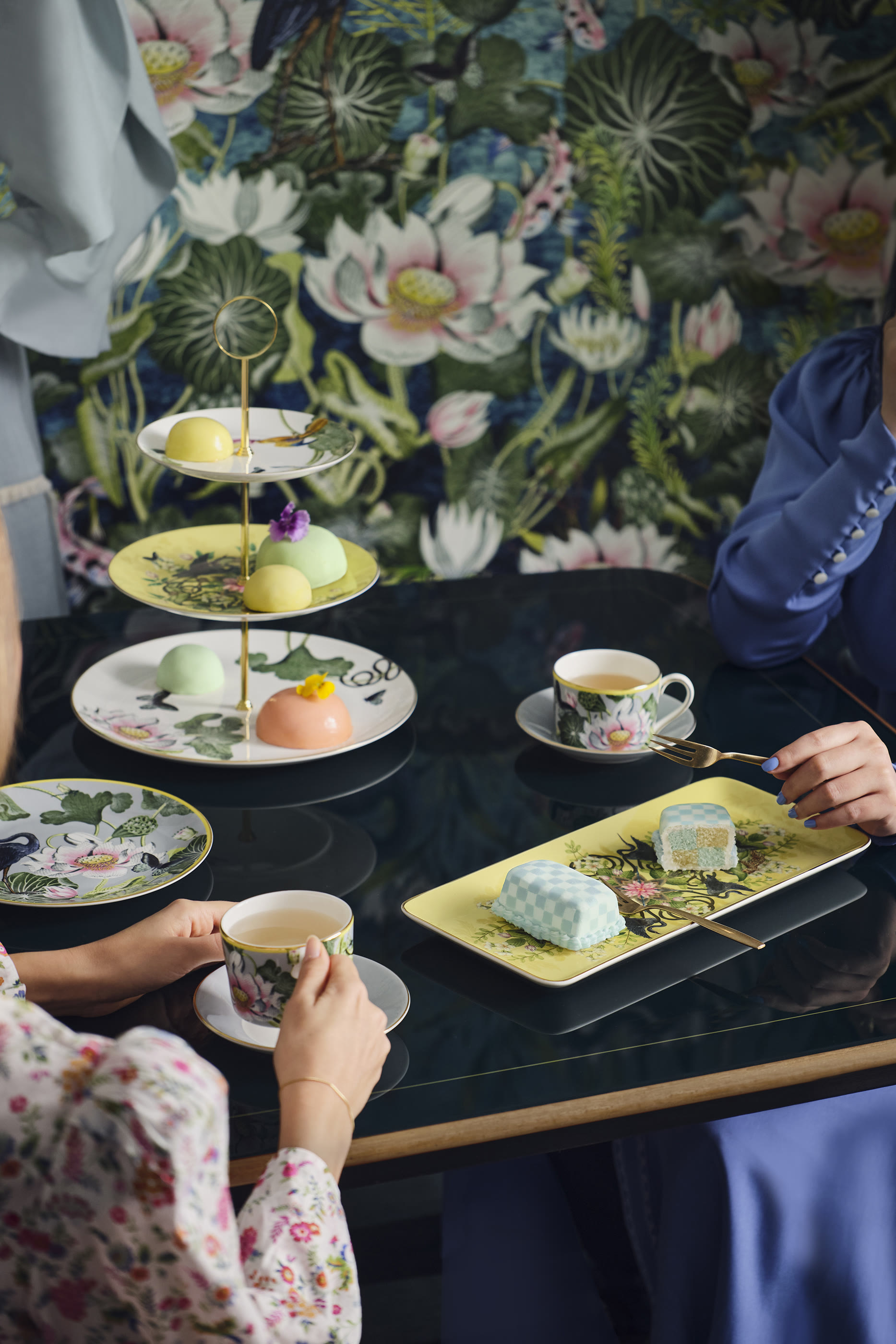 Wonderlust Waterlily Sandwich Tray