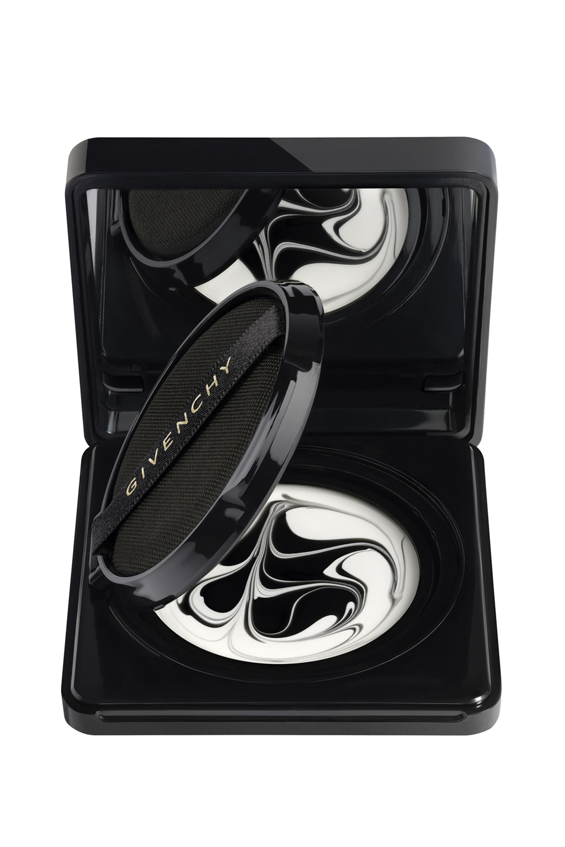 Le Soin Noir Compact UV Protection SPF 40 PA +++