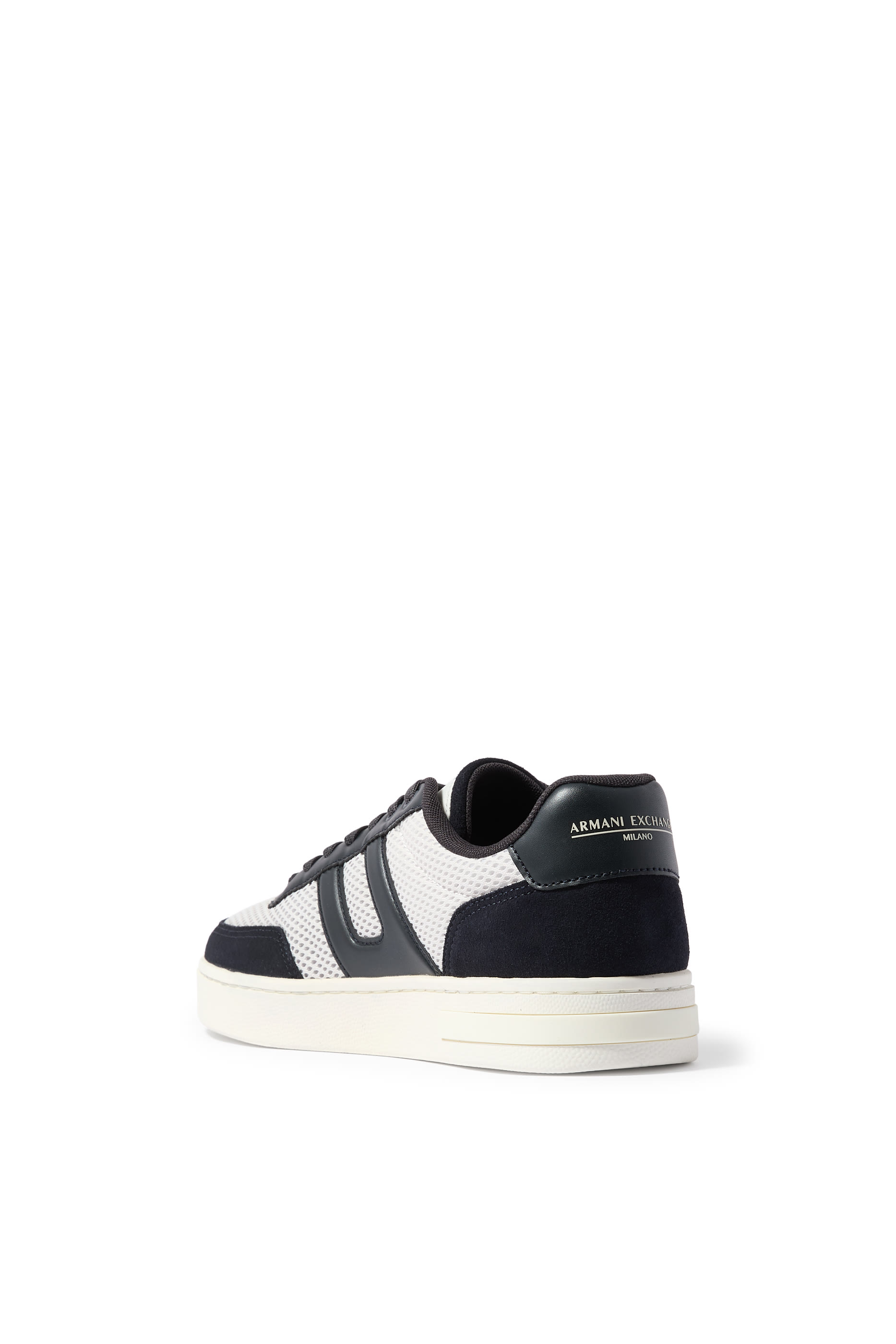 London Flat Low-Top Sneakers