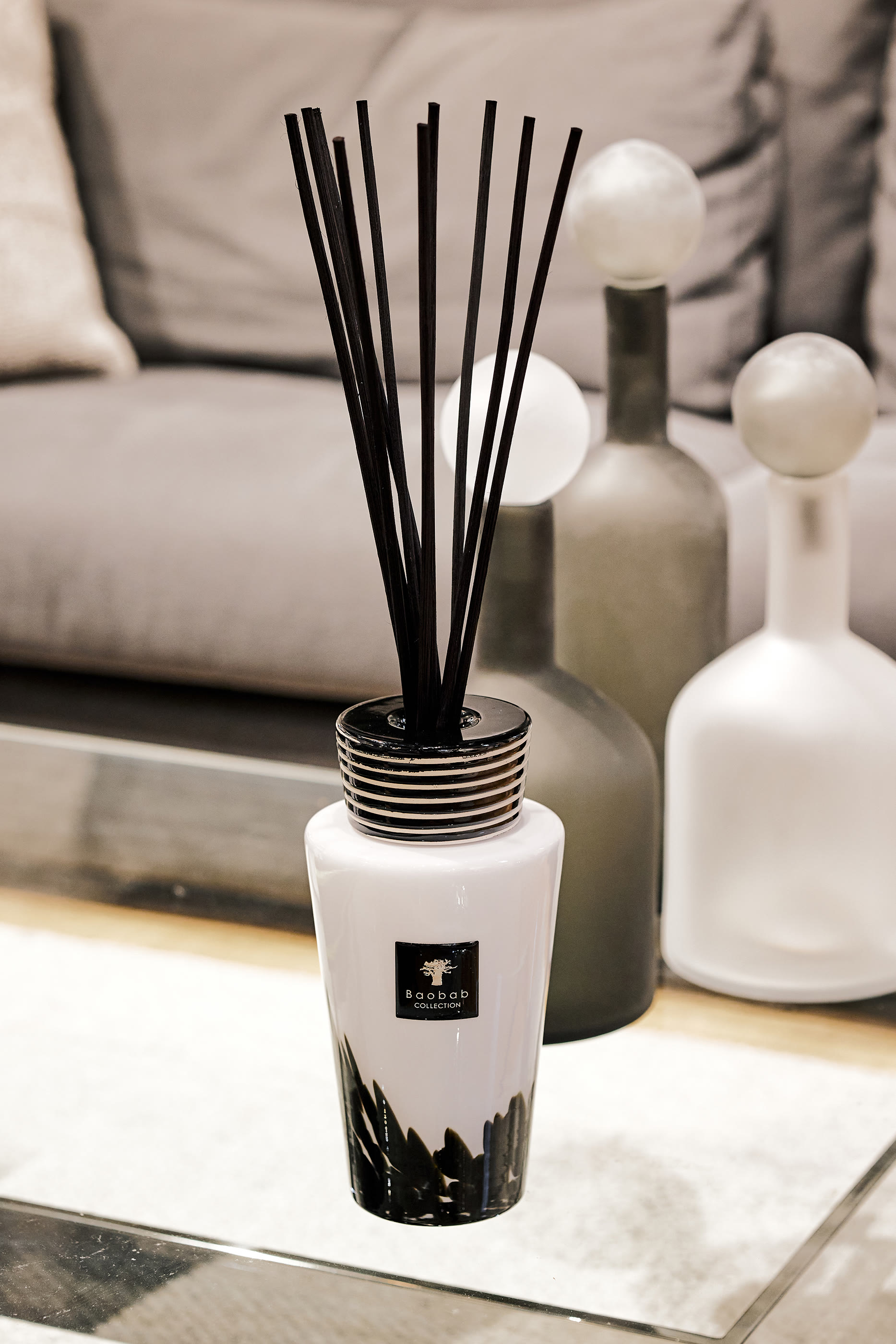 Totem Feathers Luxury Bottle Diffuser Medium
