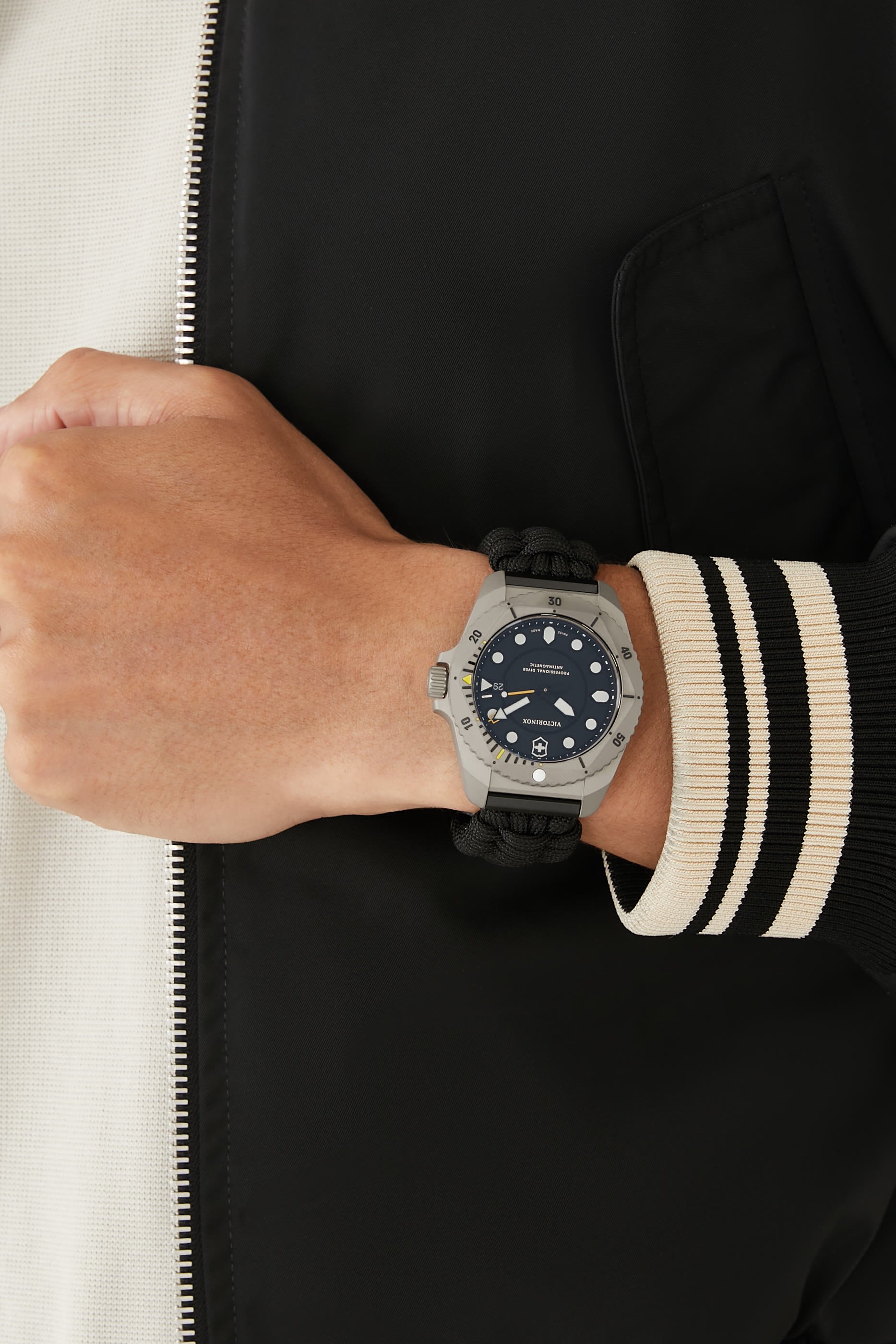 Dive Pro Quartz Watch, Paracord & Titanium