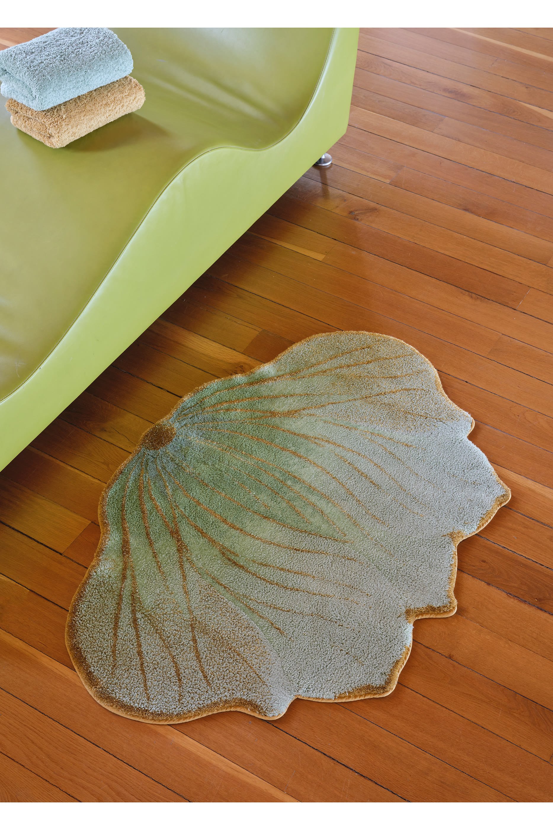 Lotus Bath Rug