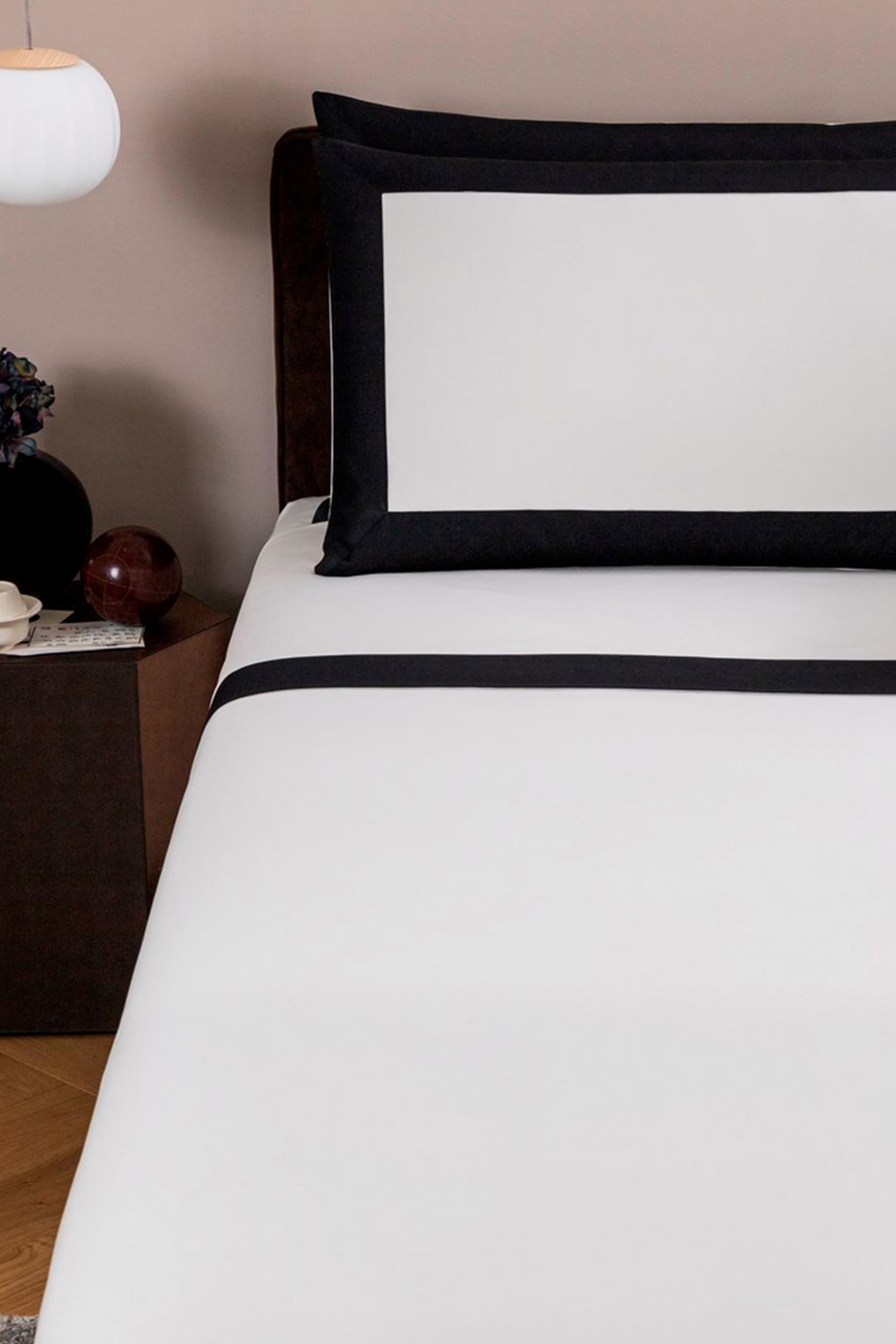 Bold Nero Flat Sheet