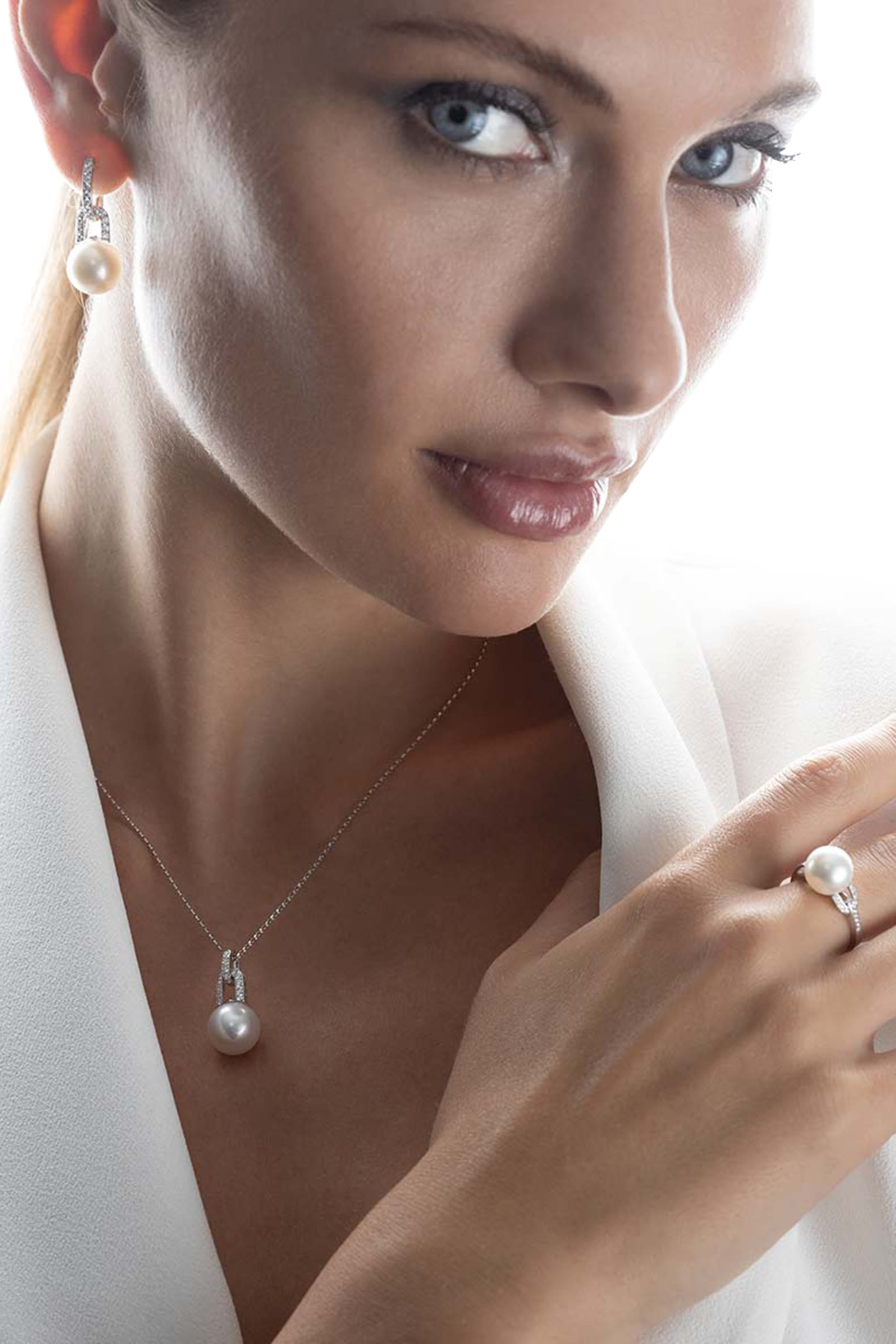 Jazz Link Pendant, 18K White Gold with Diamonds & Pearl