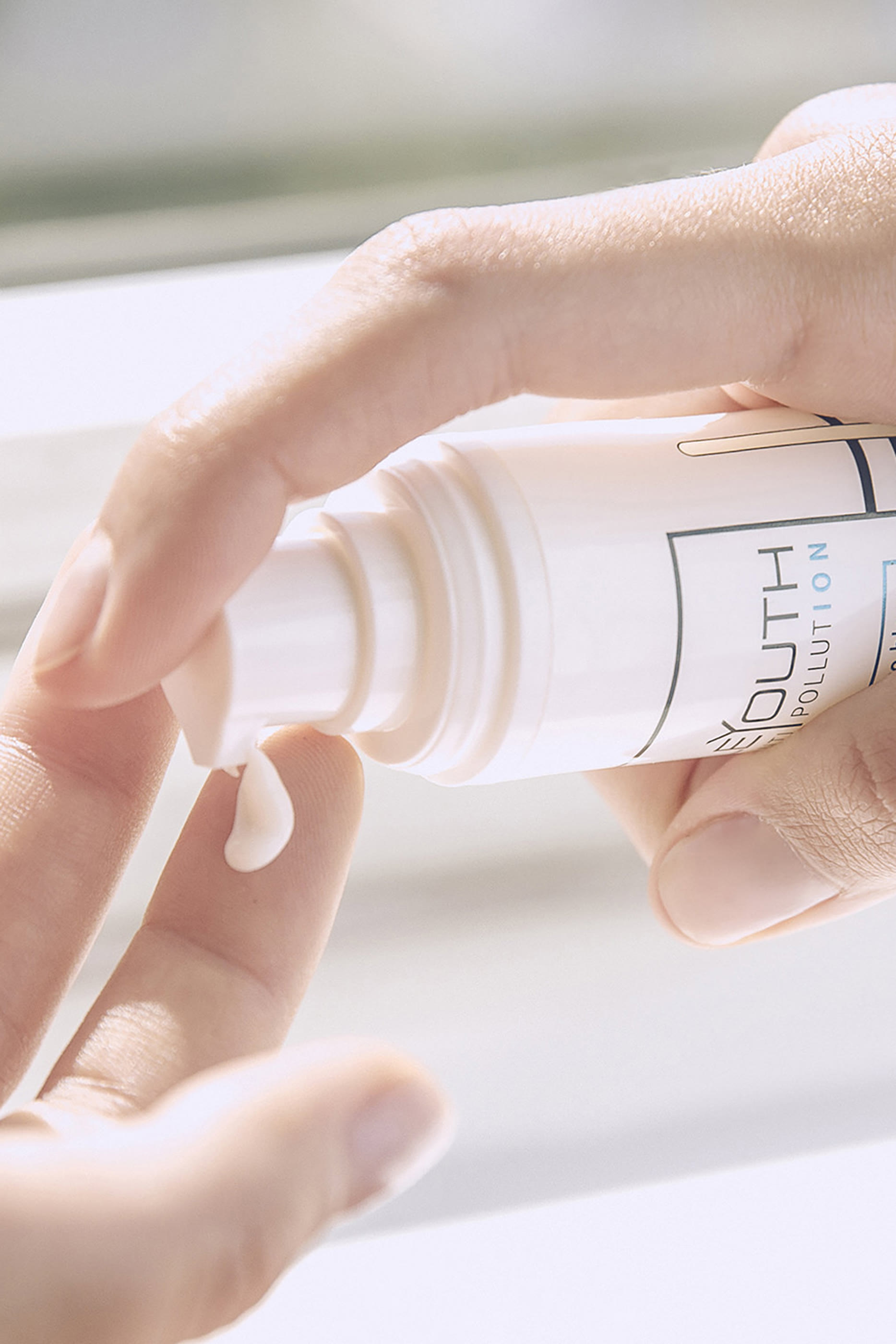 SisleYouth Anti-Pollution Super Hydrating Youth Protector