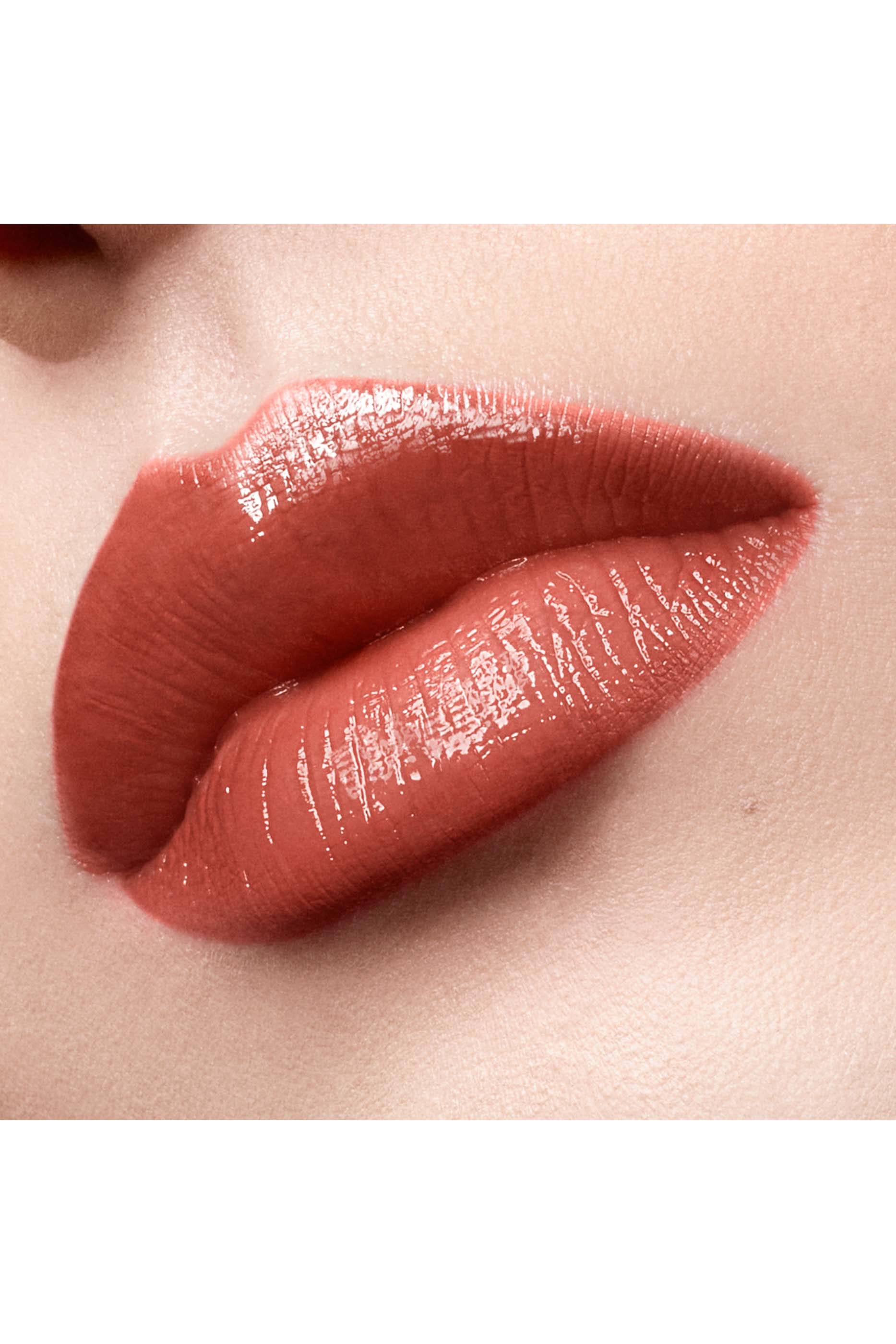 Rouge Stiletto Glossy Shine Lipstick