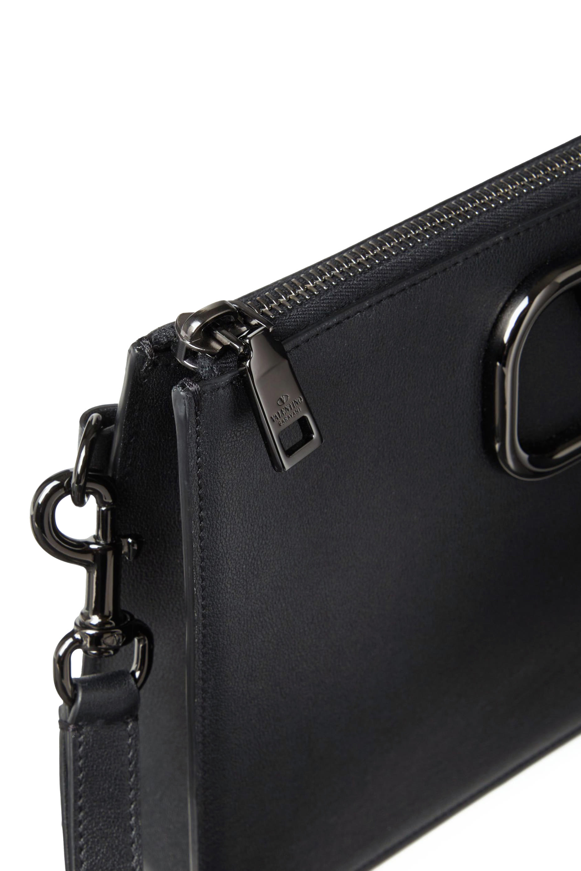 VLogo Signature Calfskin Pouch
