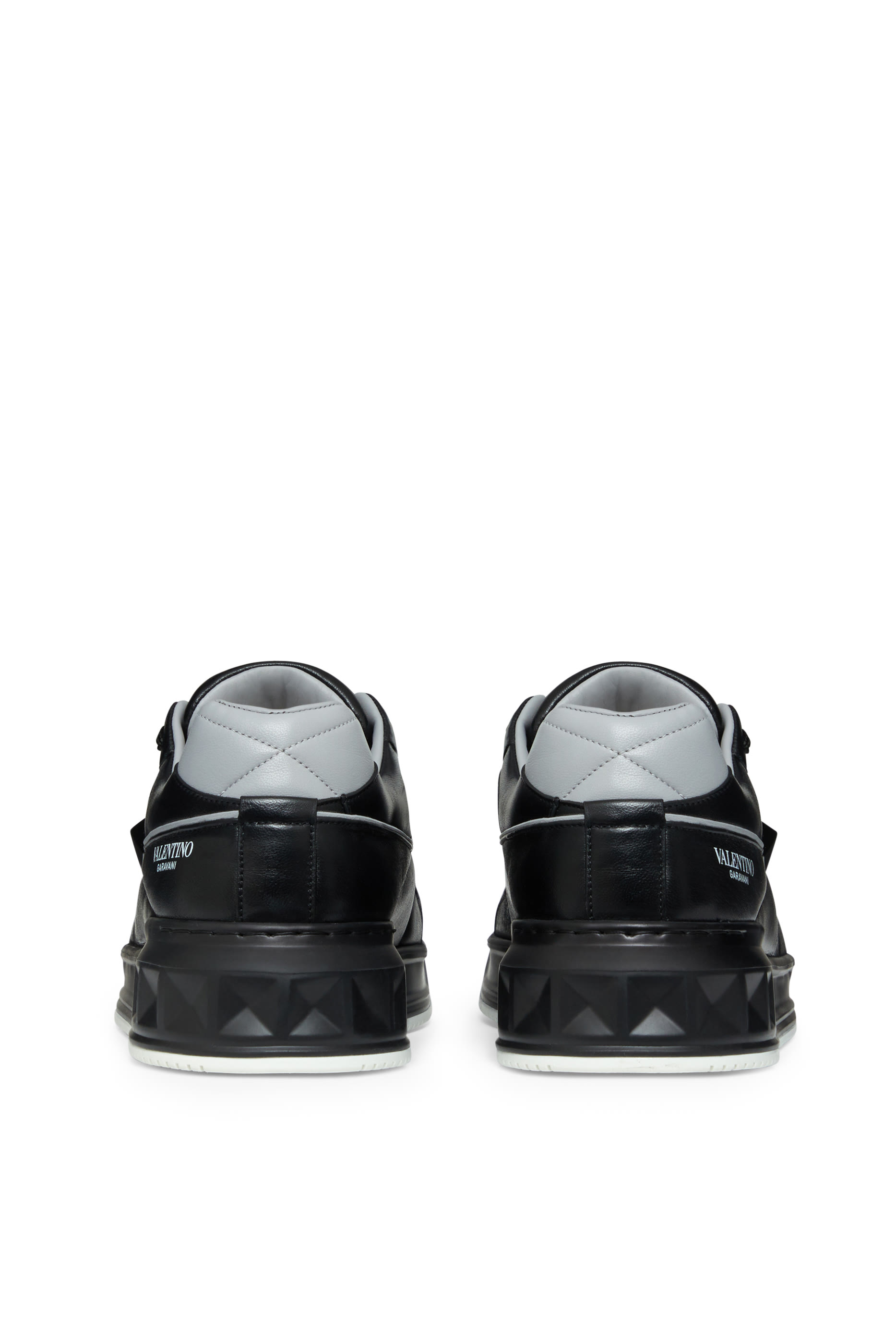  One Stud Low-Top Sneakers