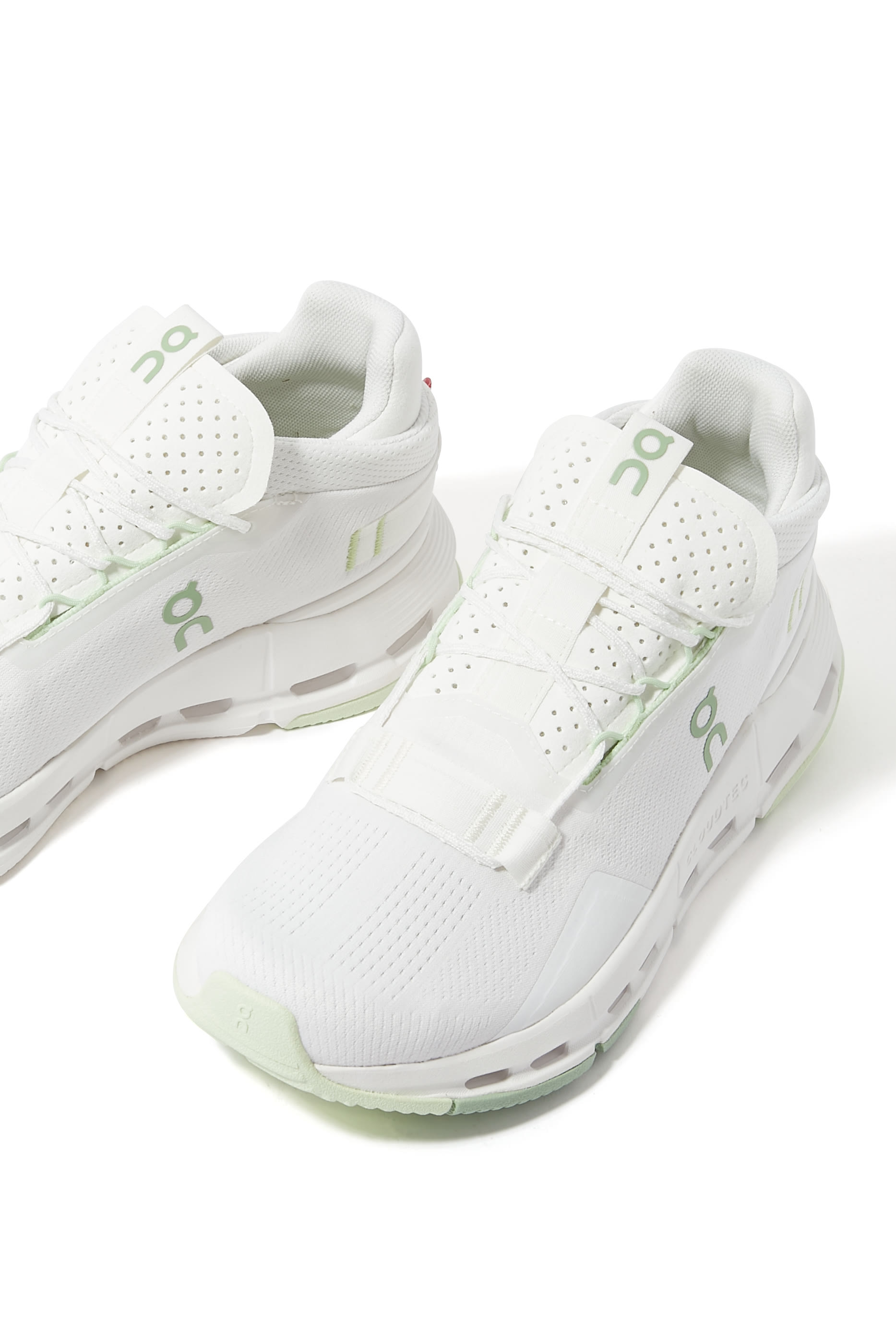 Womens Cloudnova 2 Sneakers