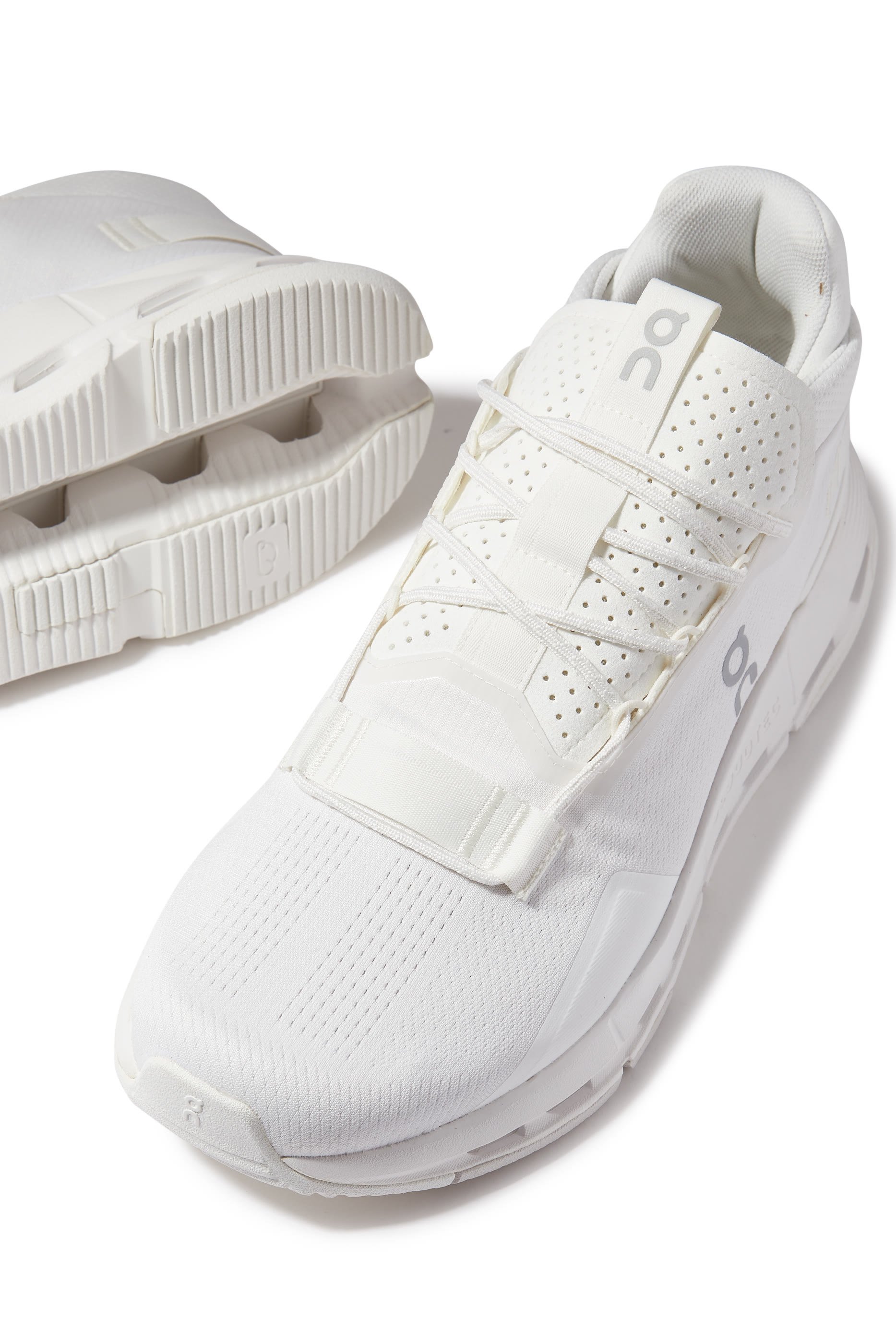 Mens Cloudnova 2 Sneakers