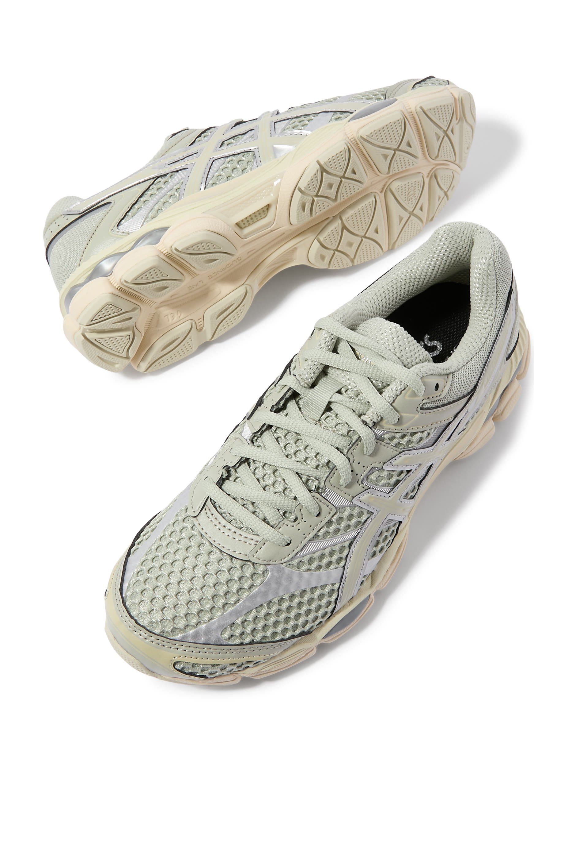 GEL-CUMULUS 16 Sneakers