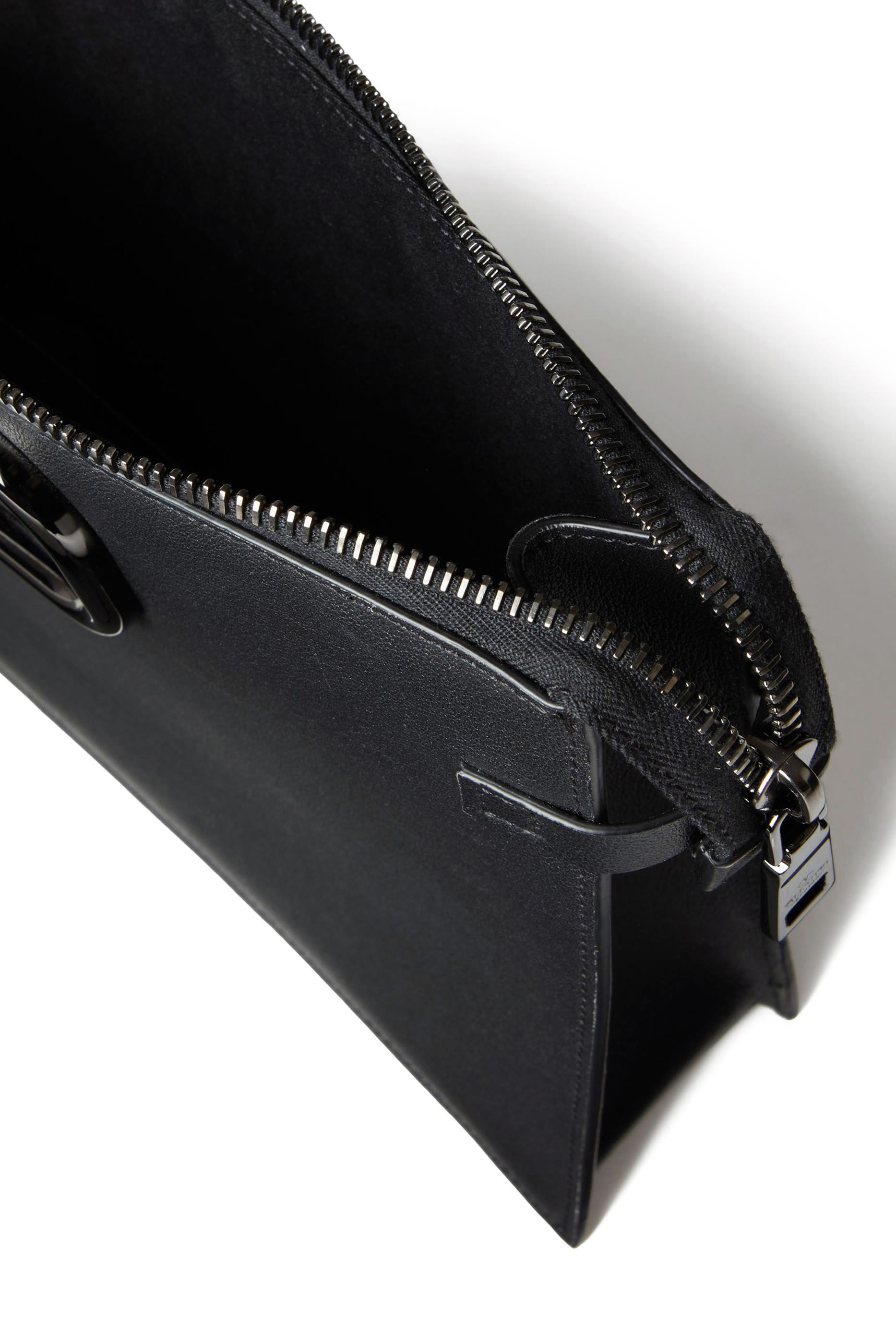 VLogo Signature Calfskin Pouch