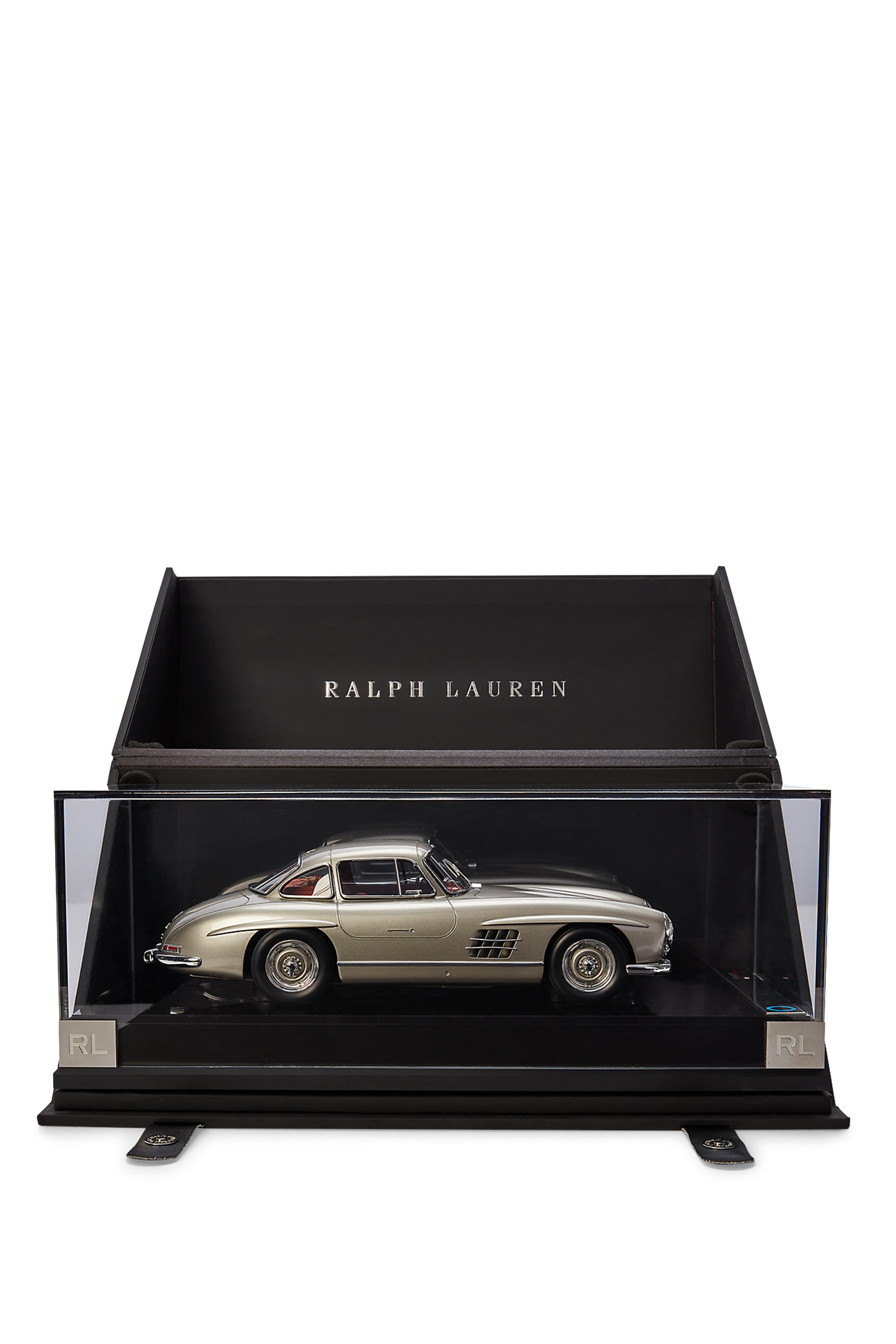 1995 Mercedes Desk Object