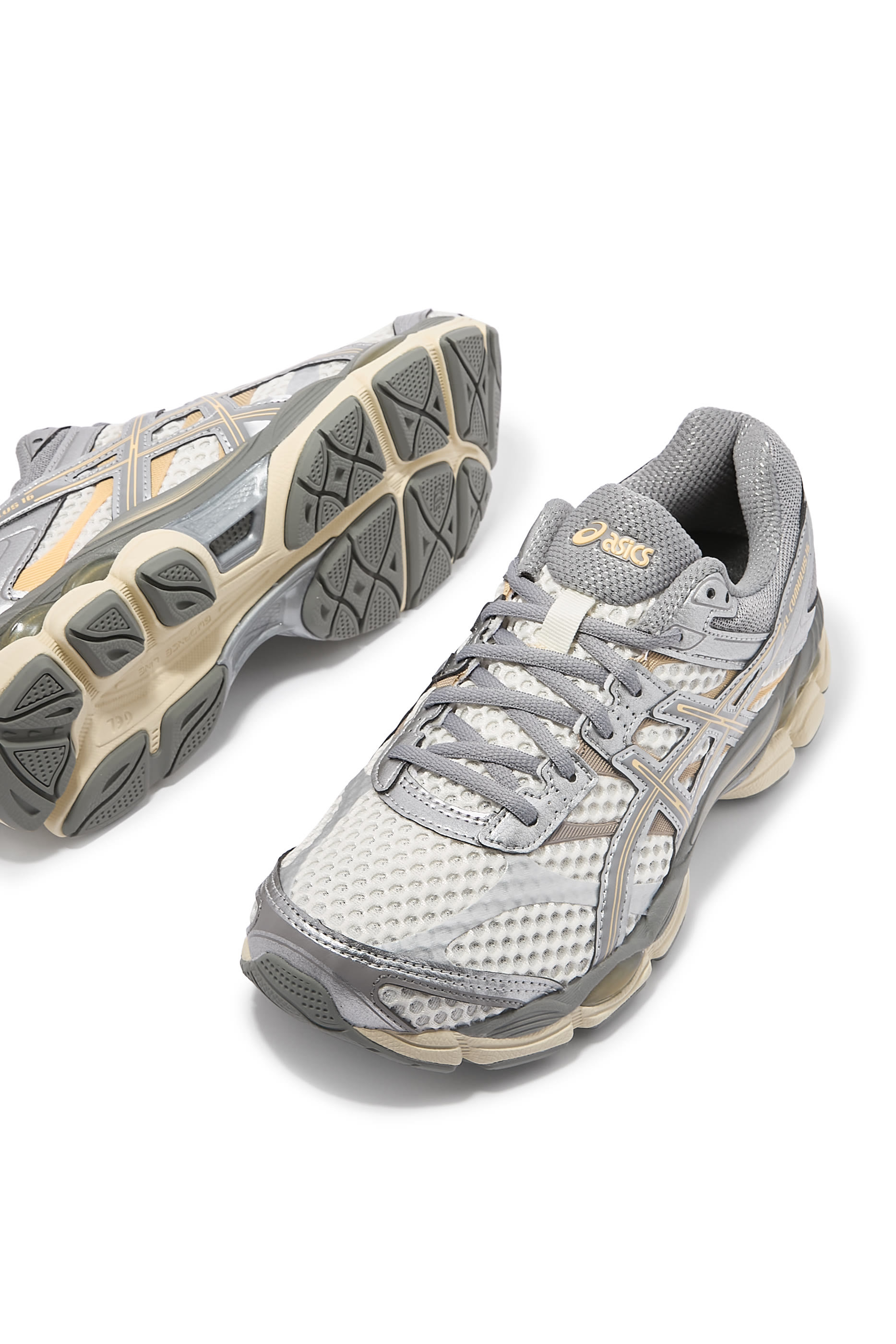 GEL-CUMULUS 16 Sneakers