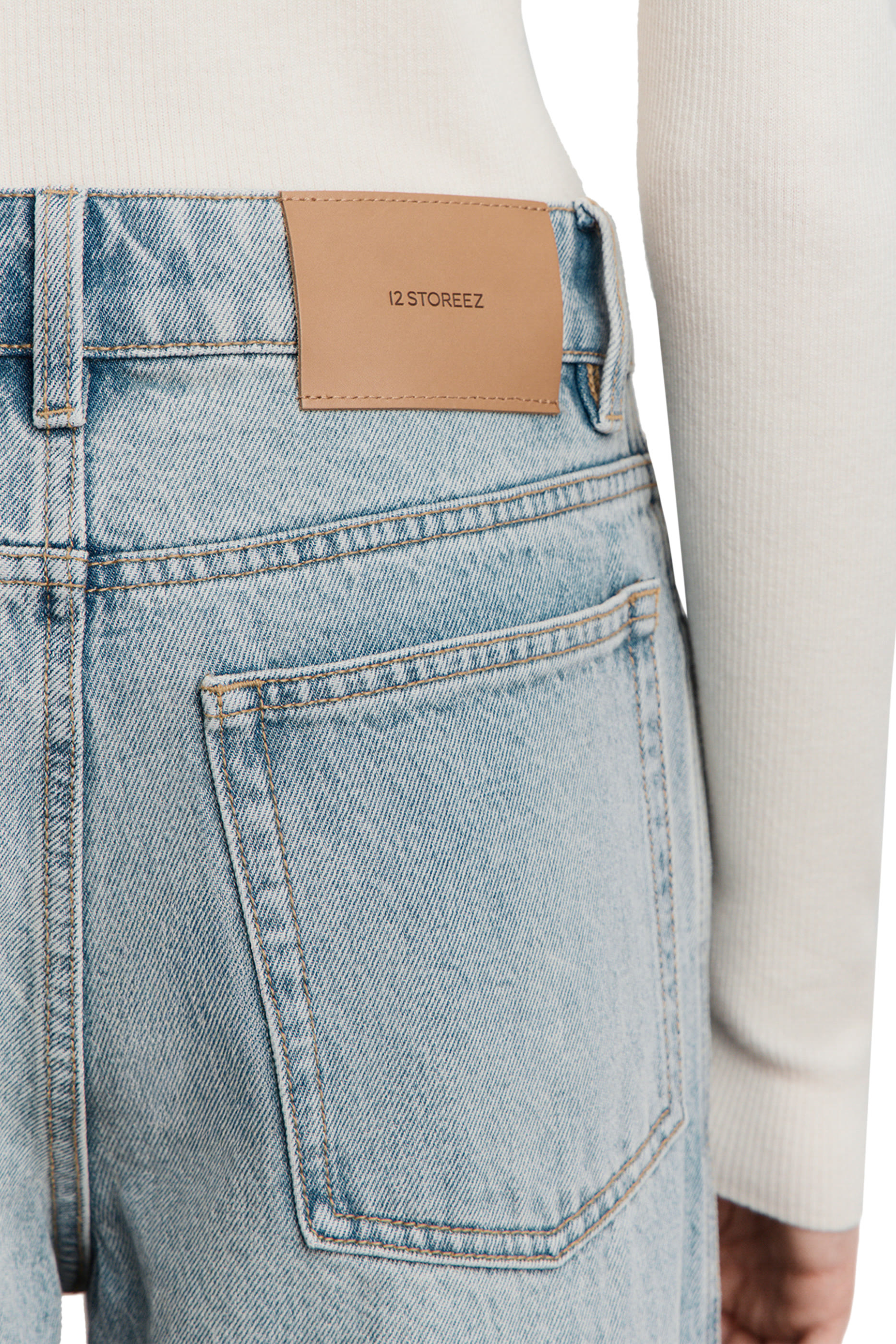 Straight Leg Jeans 334