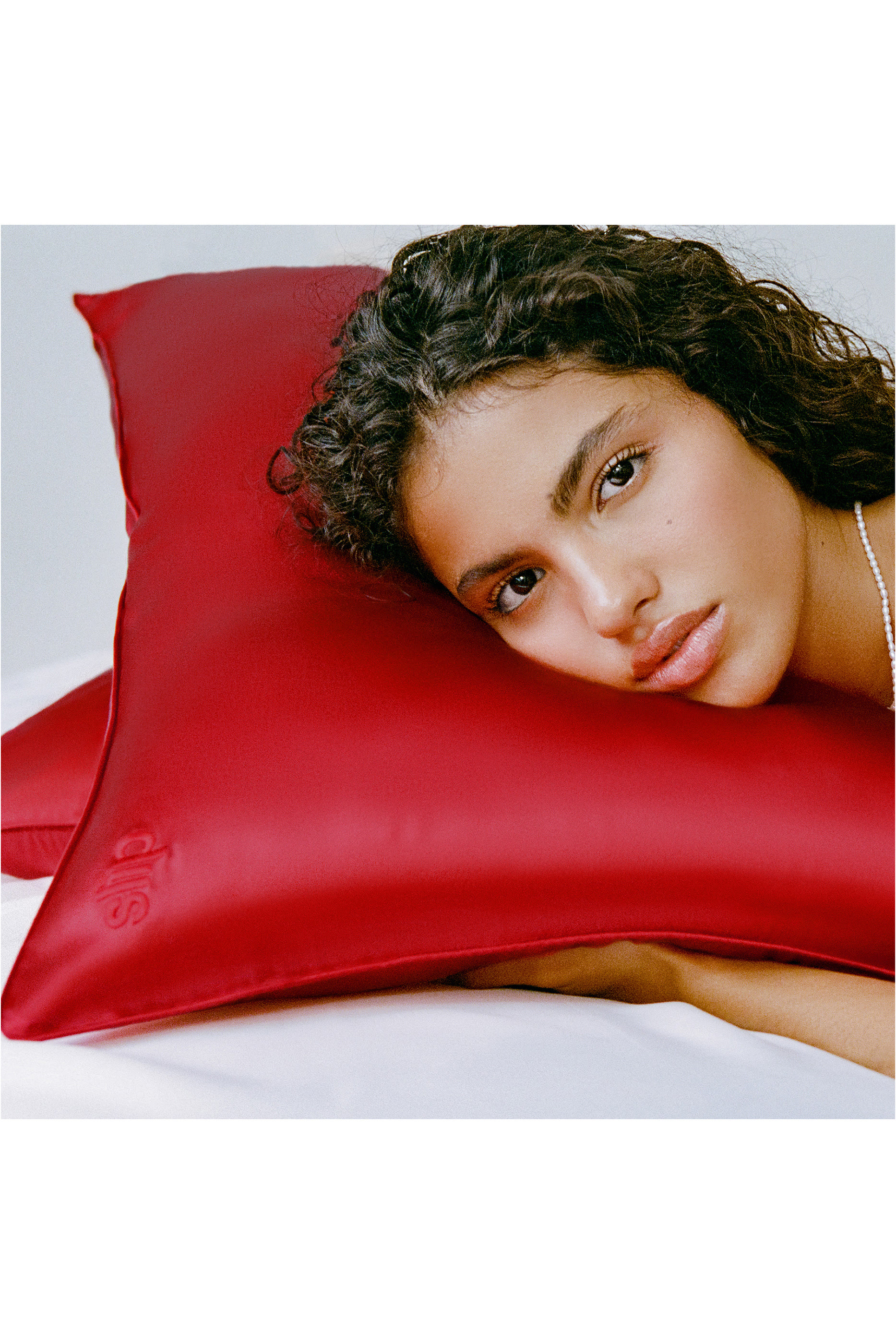 Scarlet Queen Zippered Pillowcase