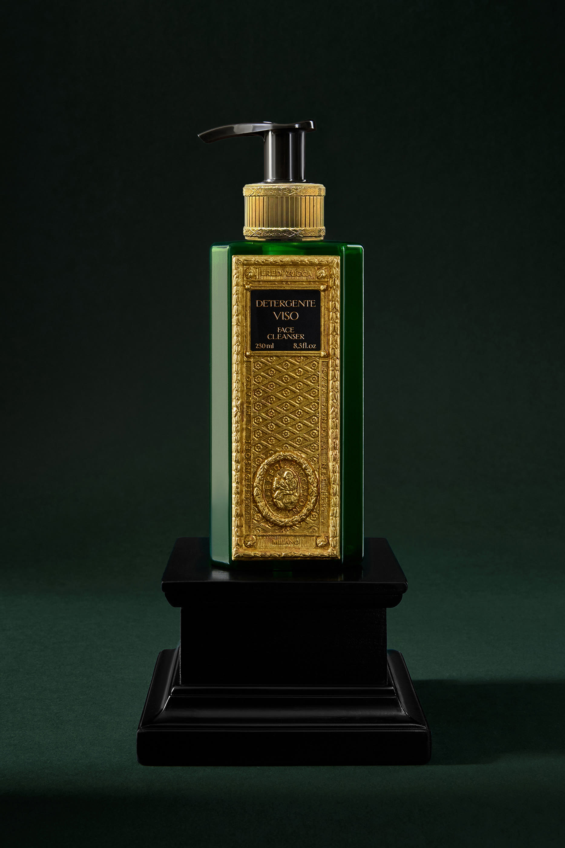 Face Cleanser Dispenser