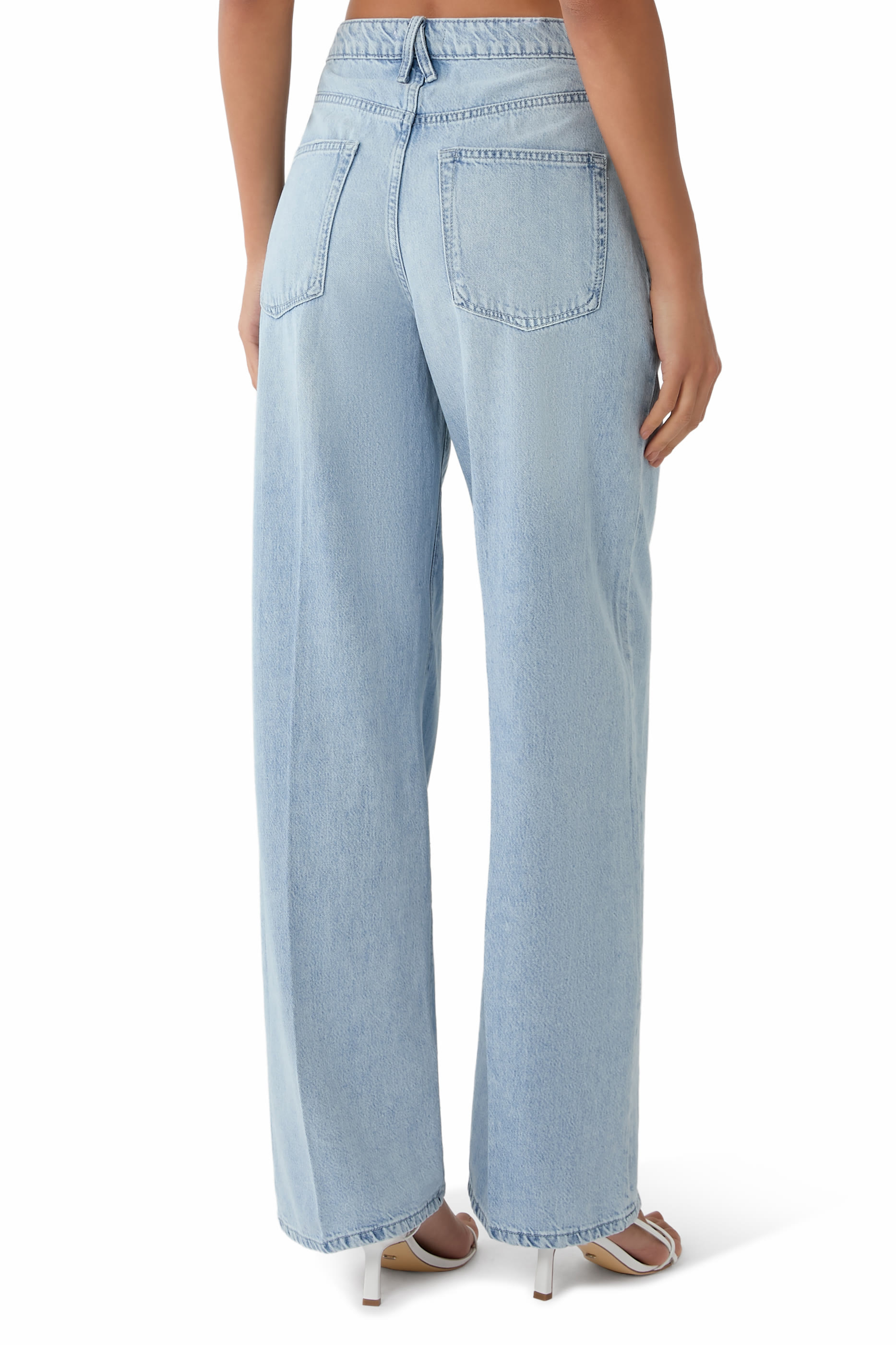Weightless Wide Jeans