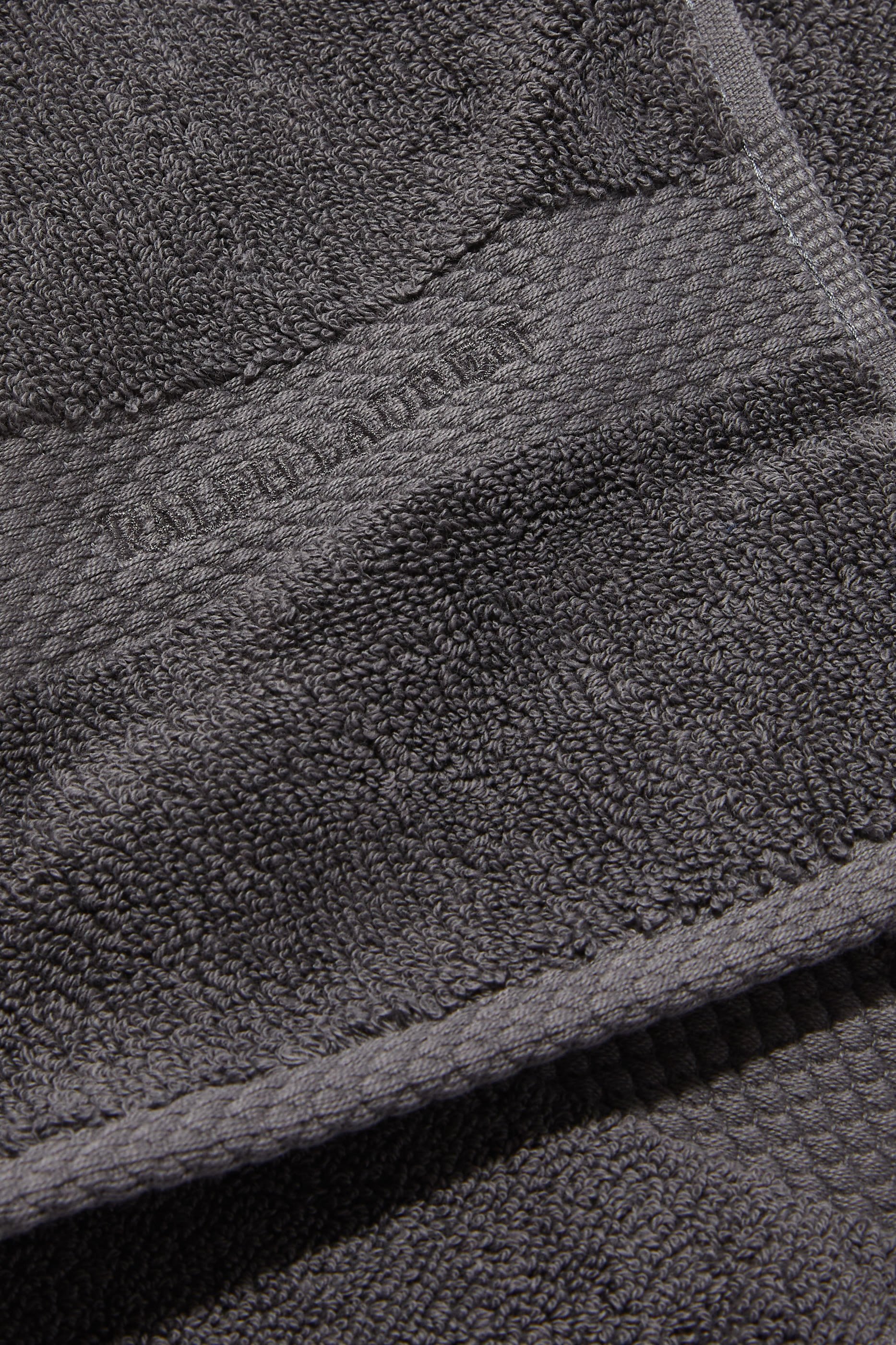 Avenue Bath Collection