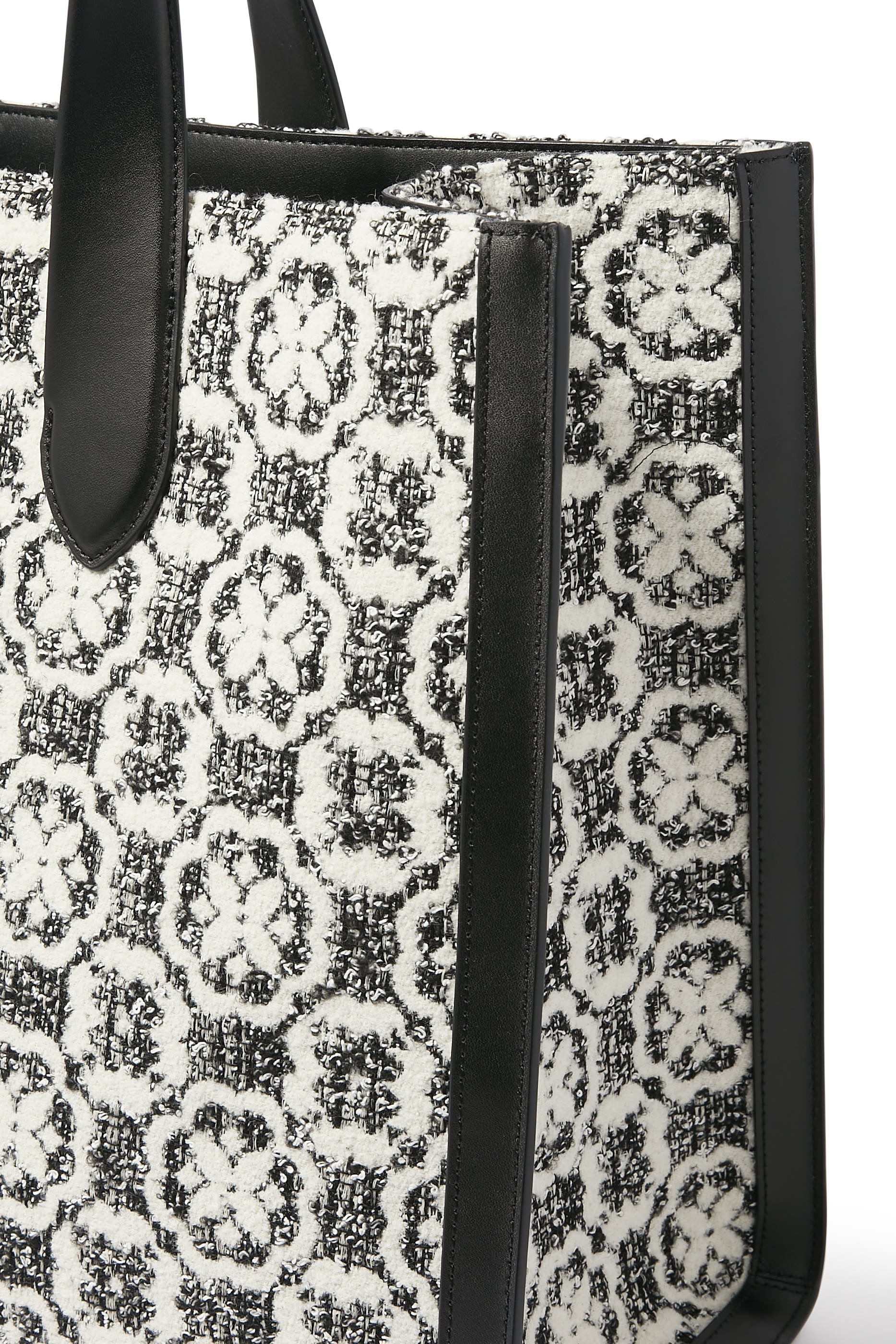 Manhattan Spade Flower Large Tote Bag