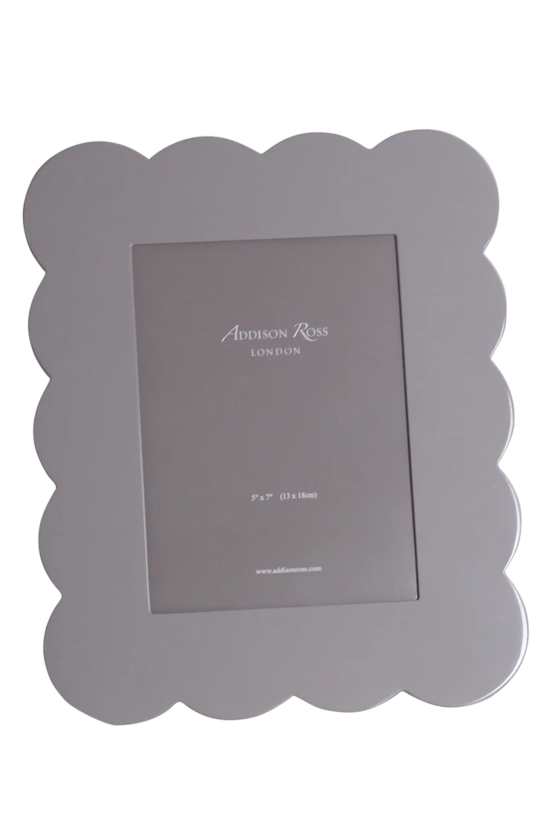 Scalloped Photo Frame