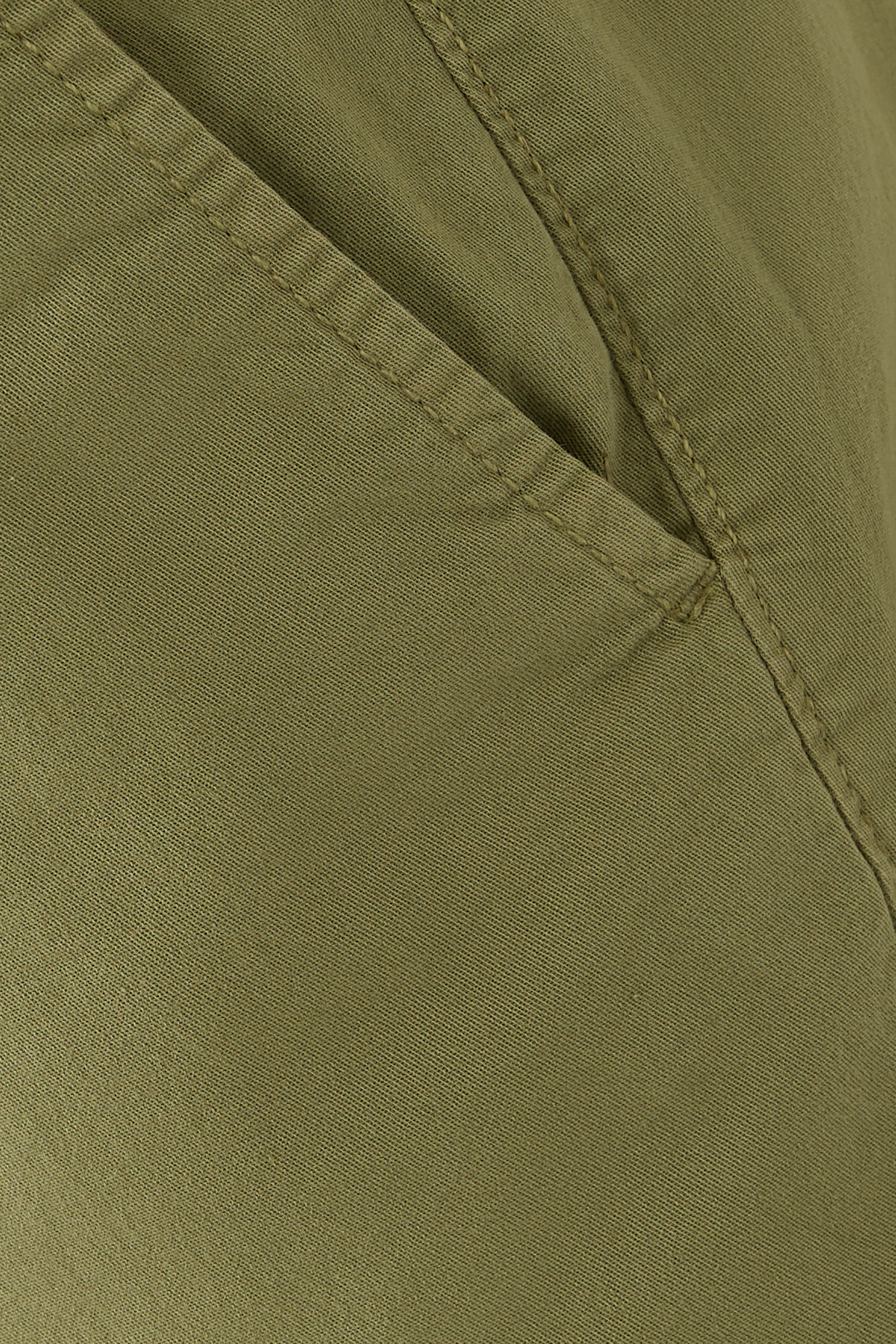 Slim-Fit Shorts in Stretch-Cotton Twill
