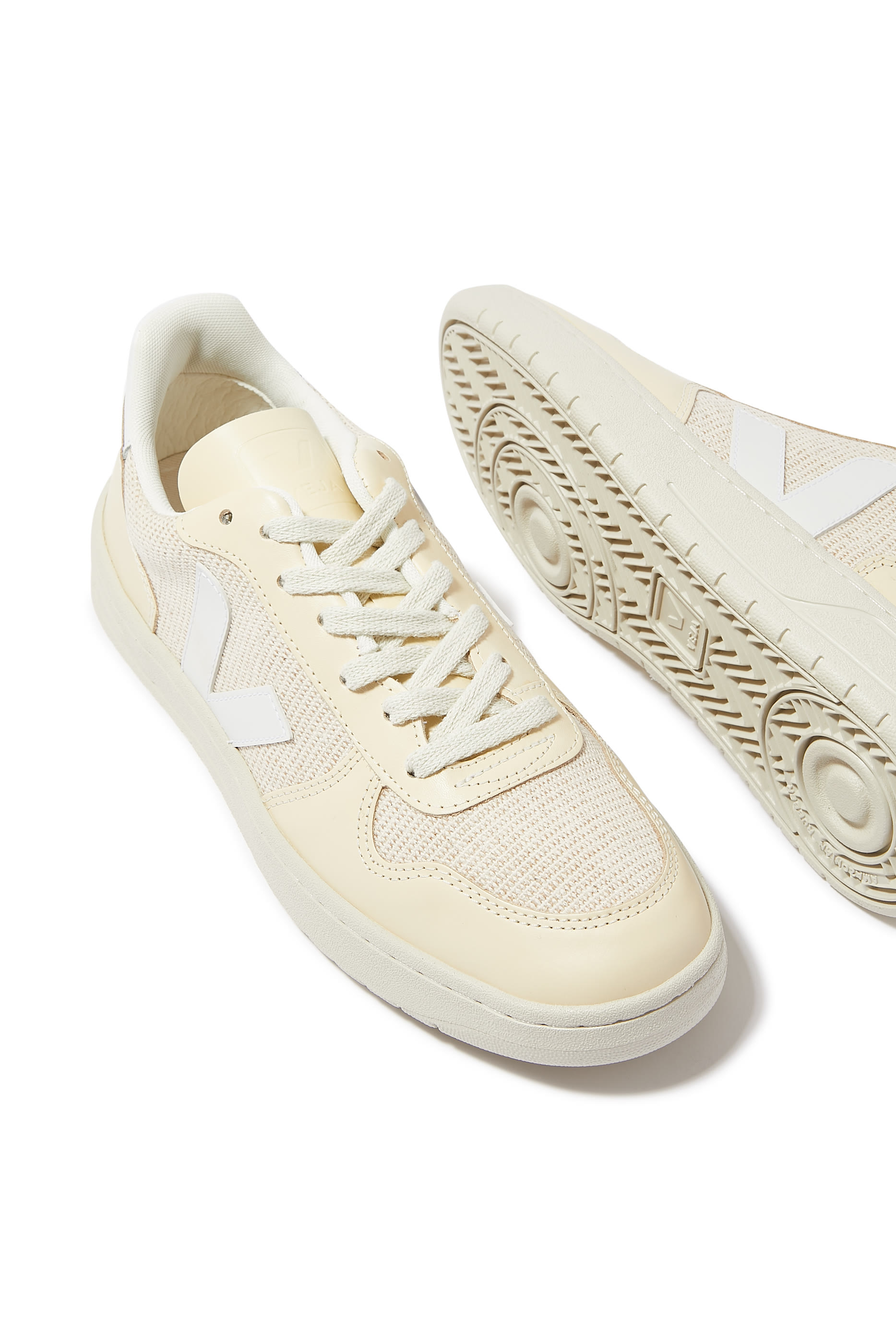 V-10 Canvas Low Top Sneakers