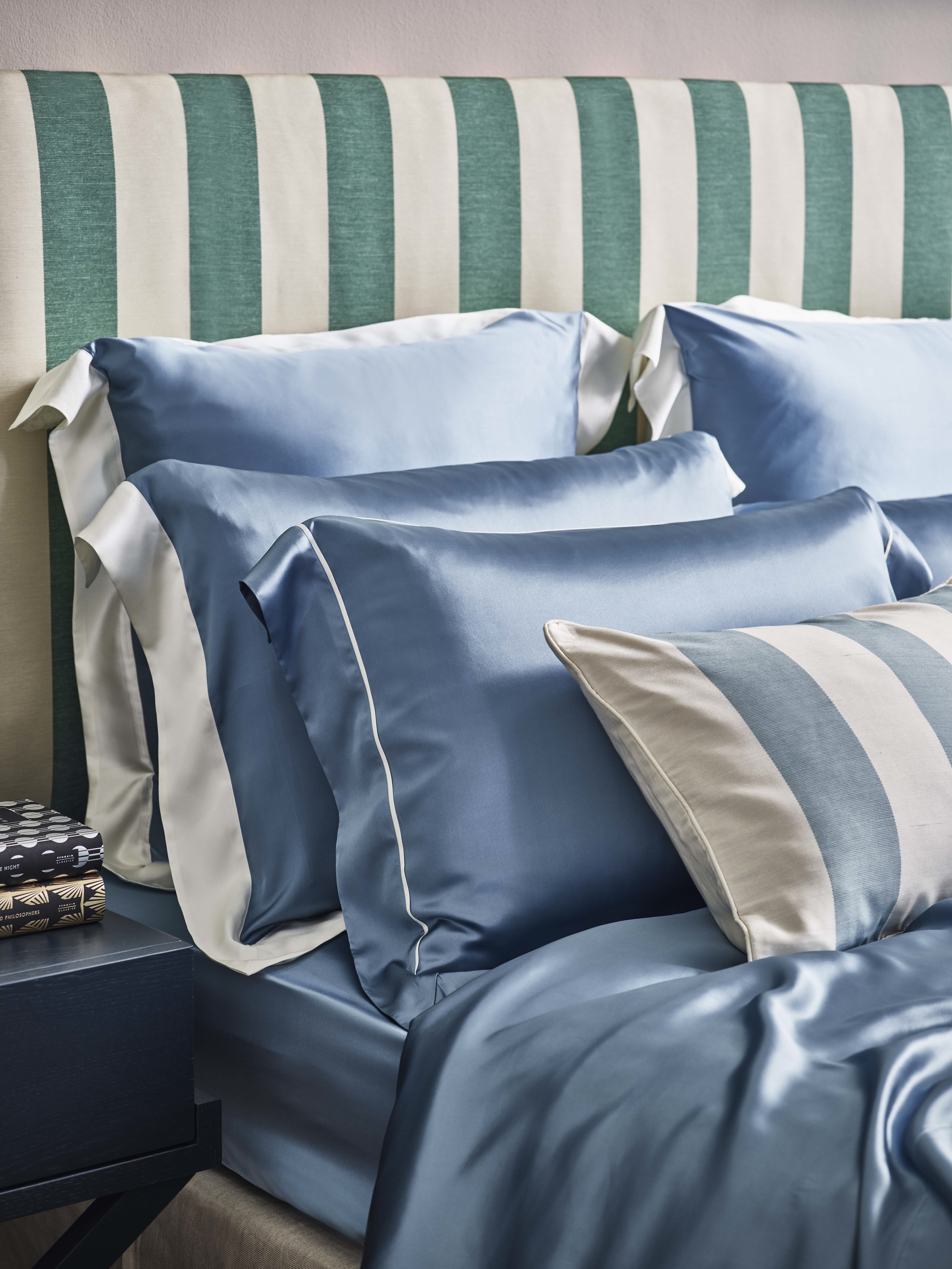 Silk Signature Fitted Sheet 