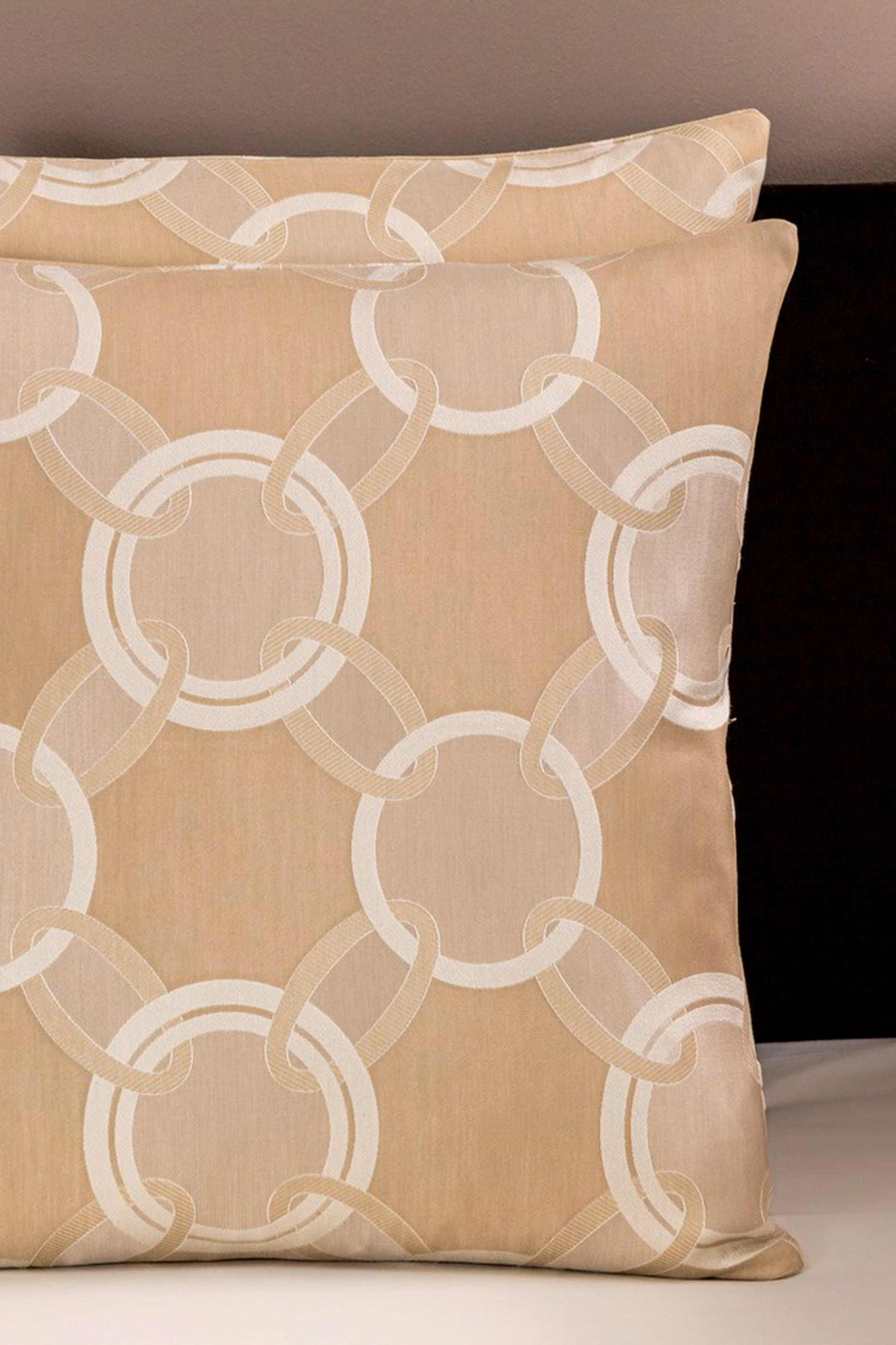 Lux Chains Cushion Cover