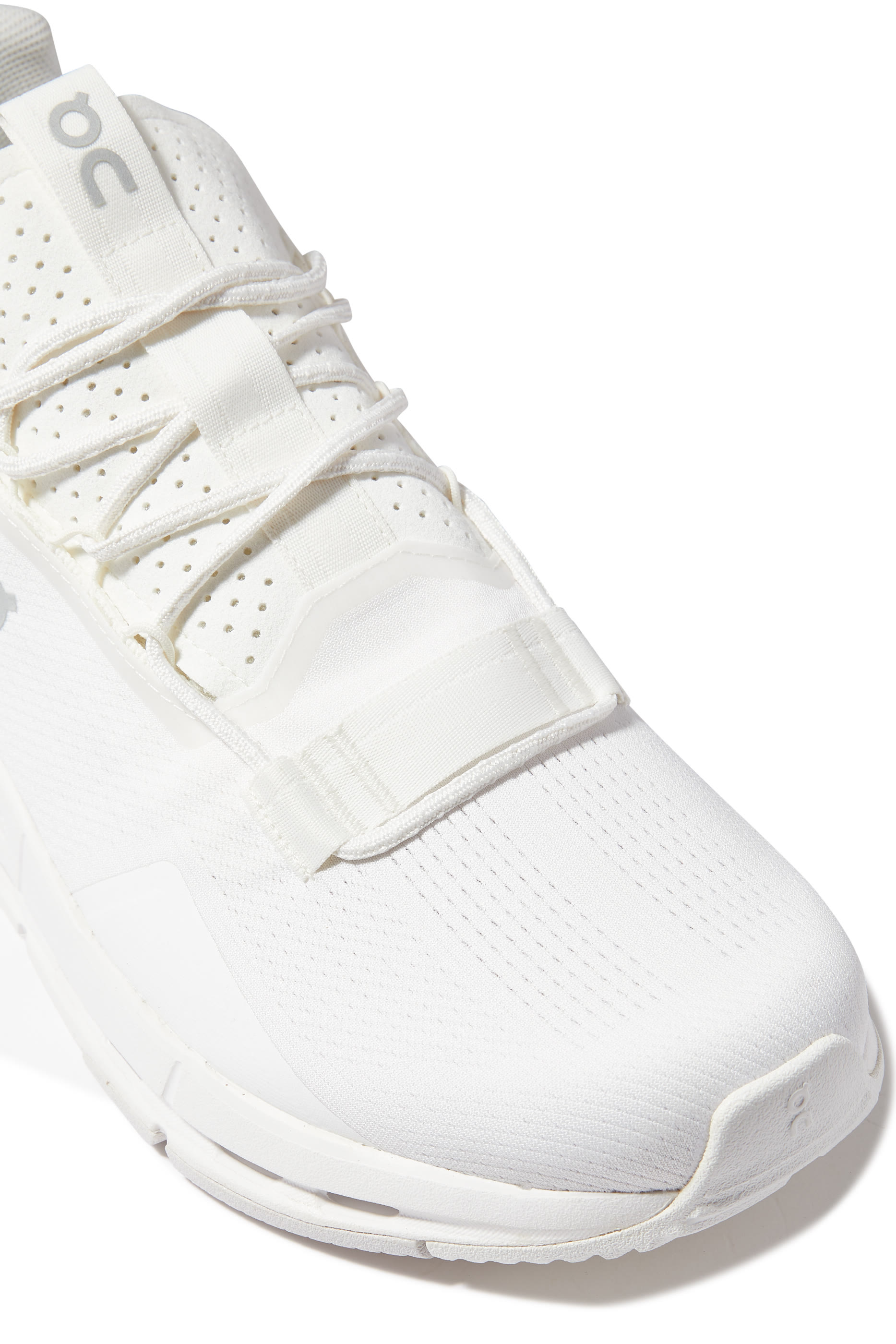 Mens Cloudnova 2 Sneakers