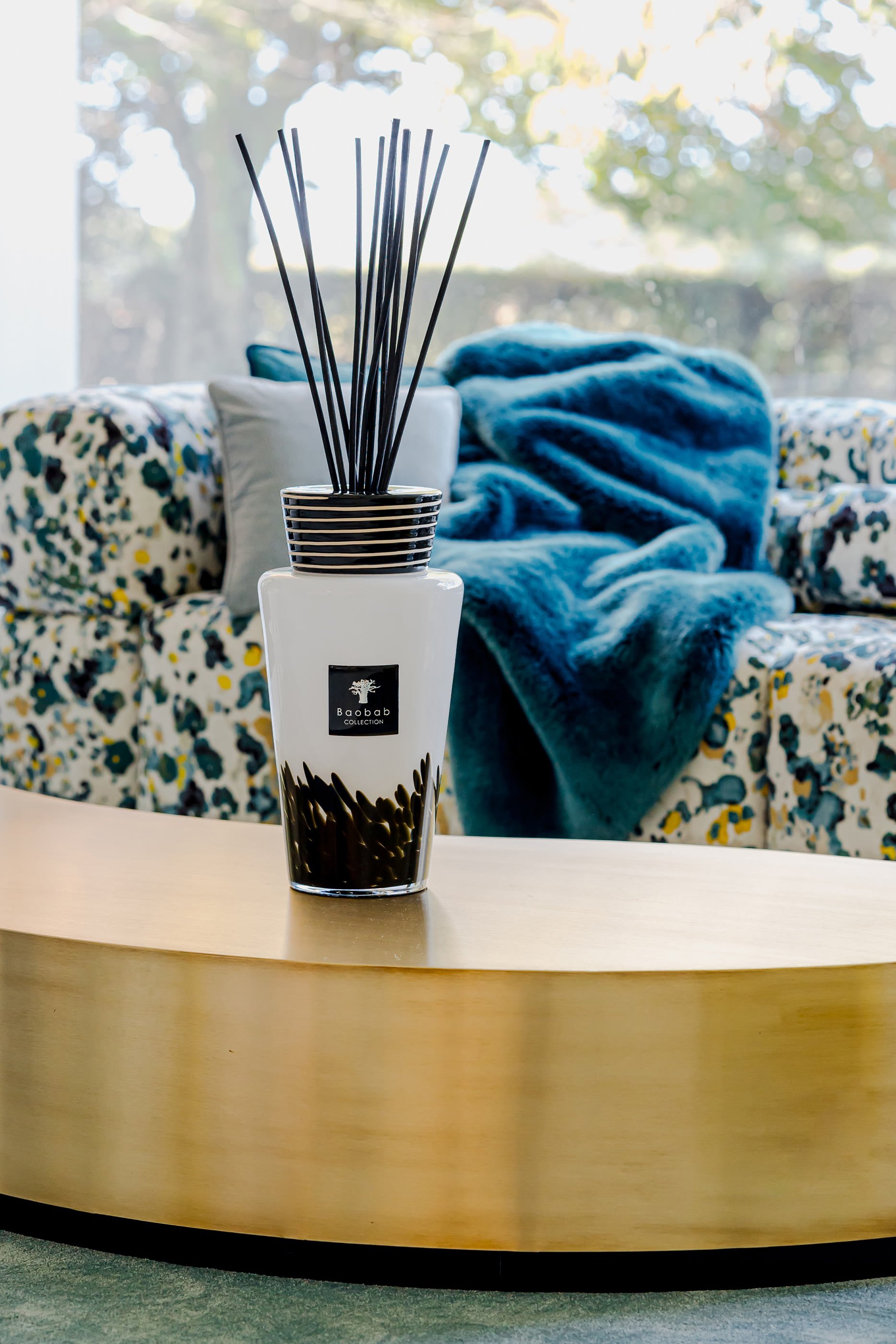 Totem Feathers Luxury Bottle Diffuser Medium
