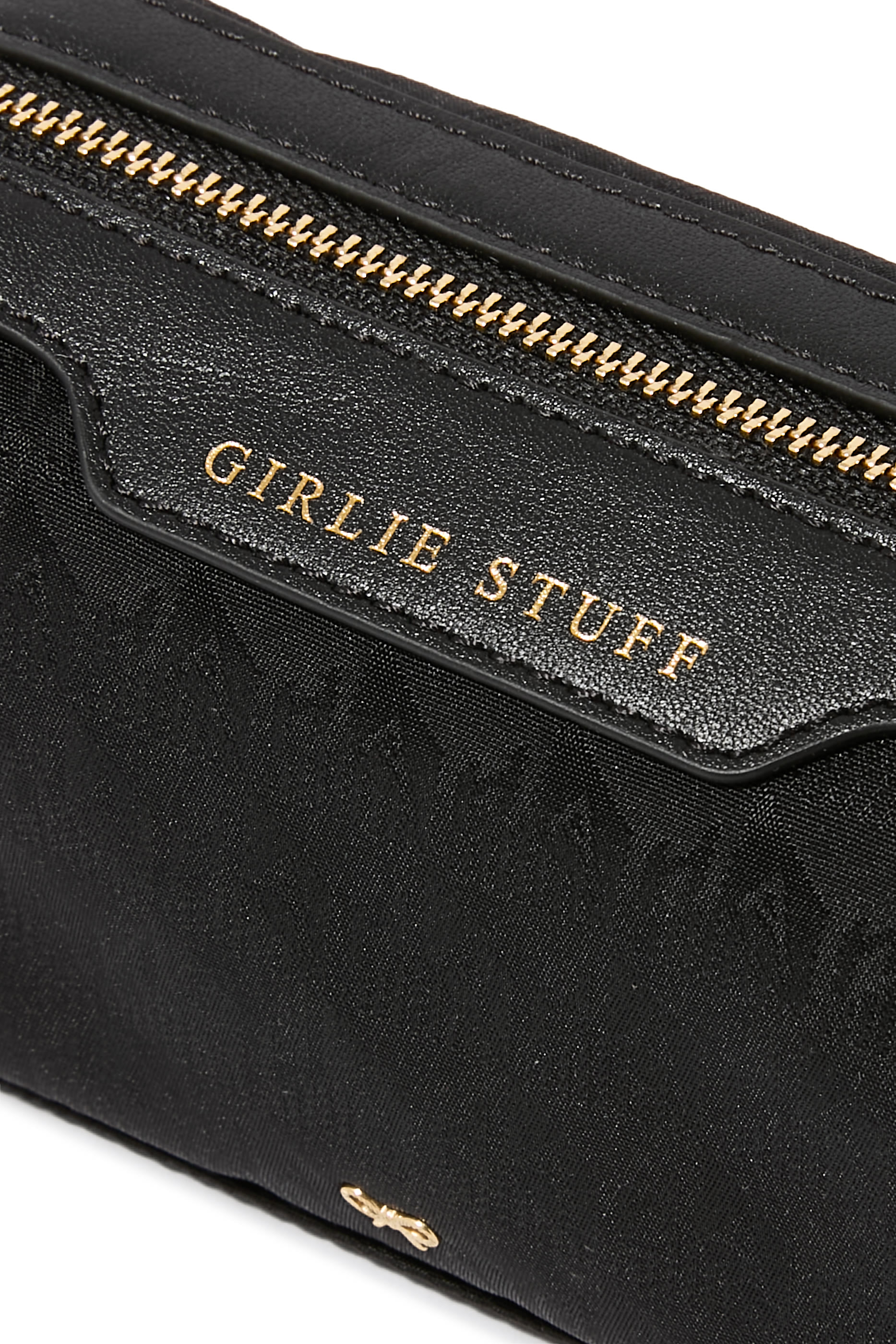 Logo Girlie Stuff Pouch