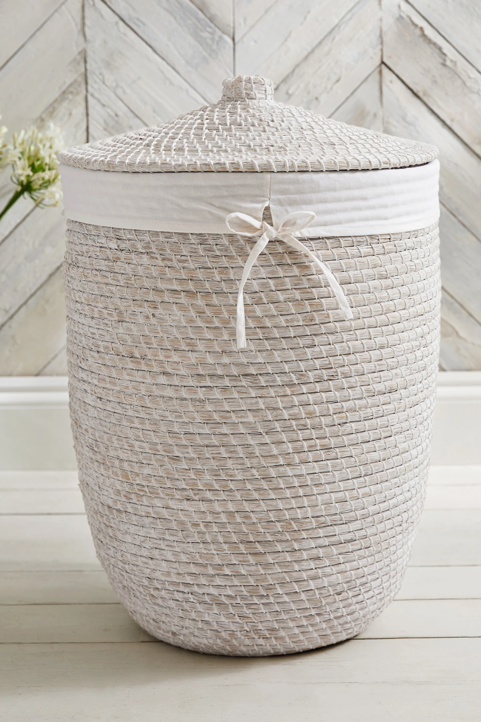 Whitewashed Seagrass Laundry Basket With Liner