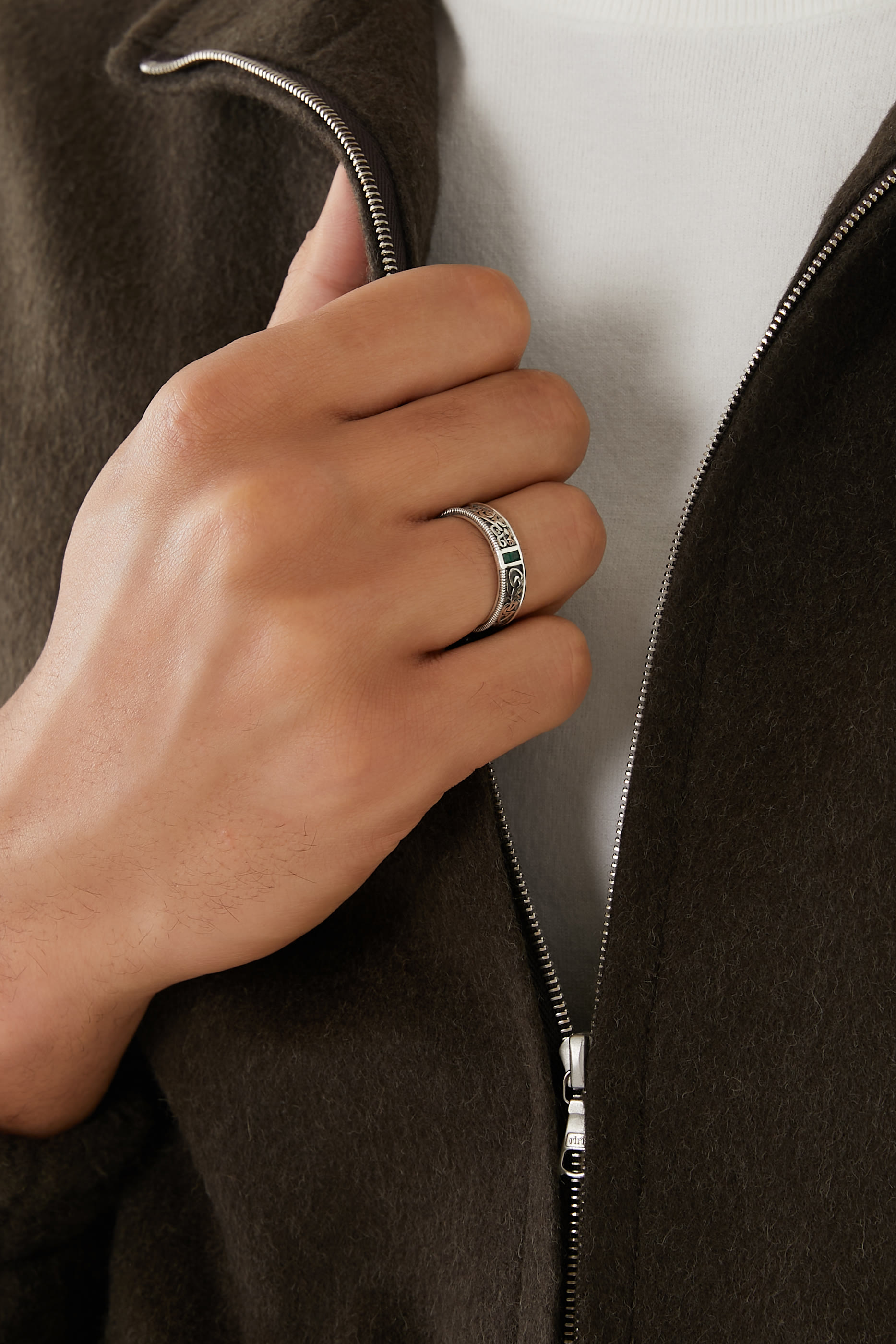 El Nur Emerald Timeless Love Band