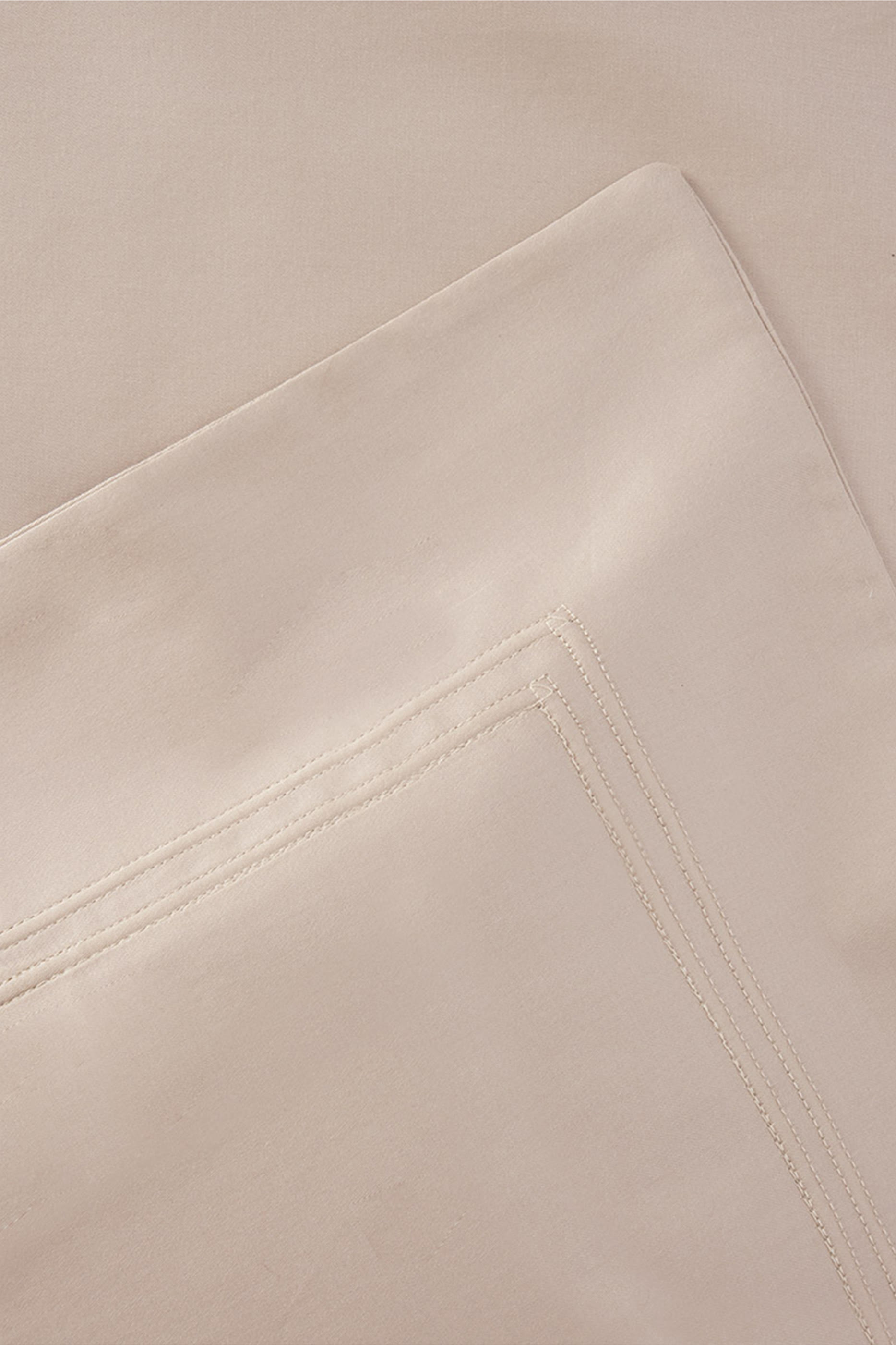 Triomphe Pierre Duvet Cover