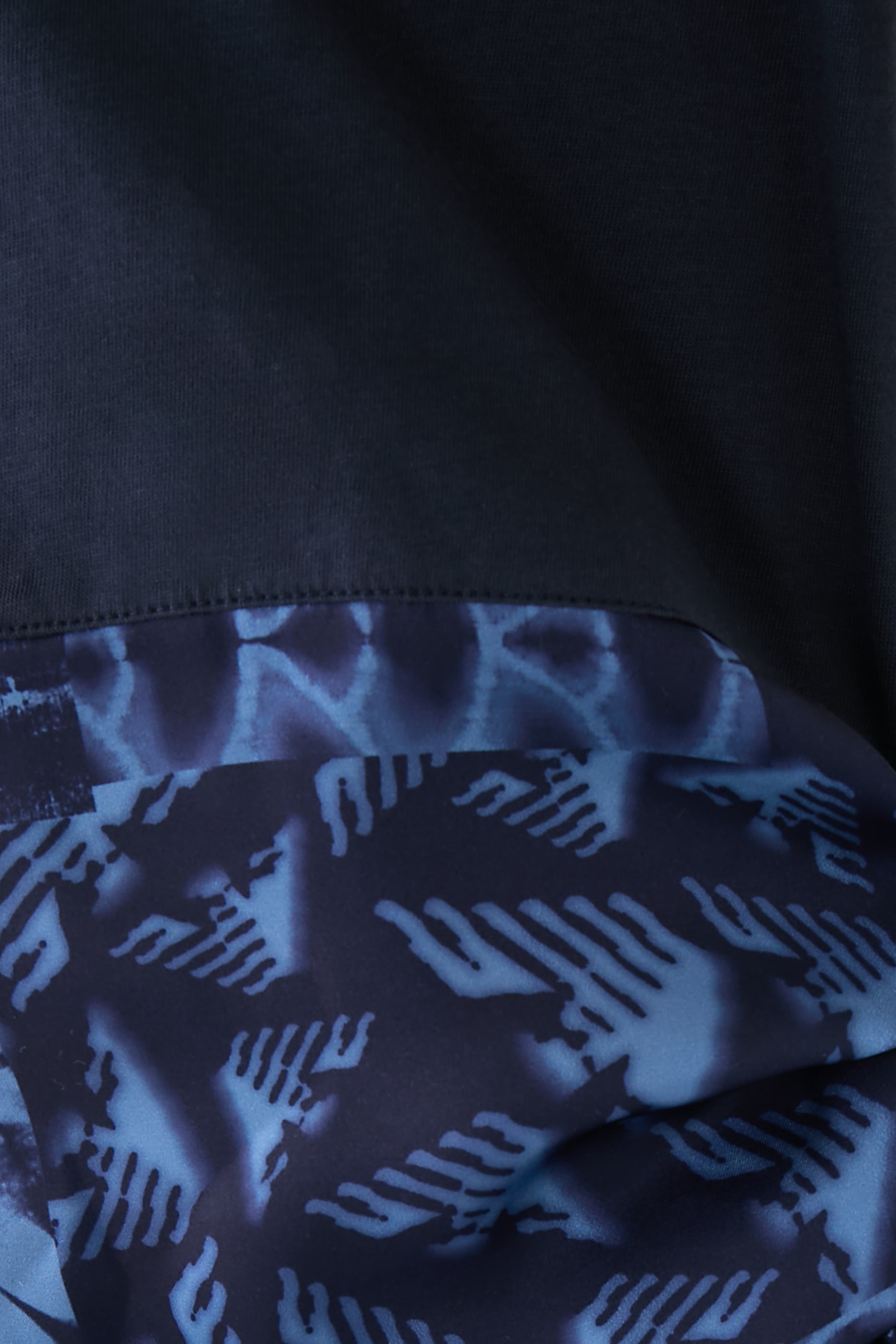  Scarf-Hem T-Shirt in Cotton-Jersey