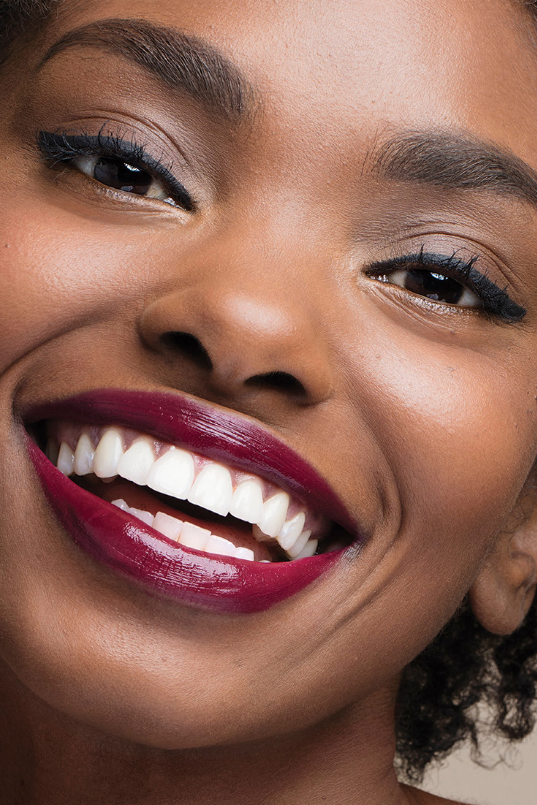 Skin Long-Wear Weightless Foundation