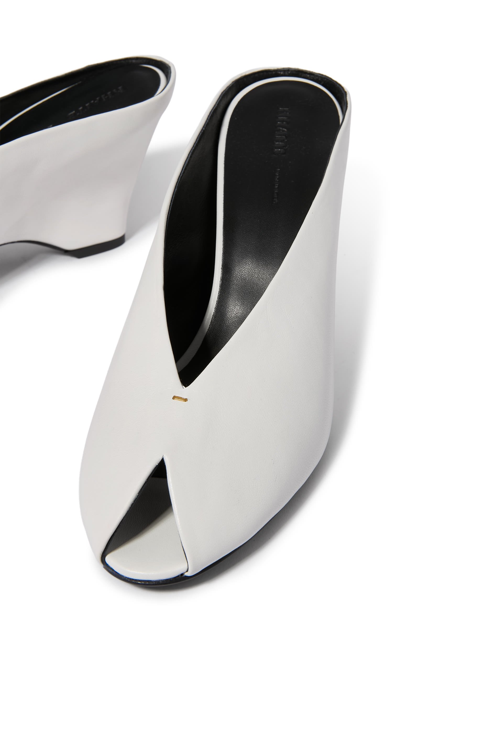 Cloak Leather 75 Wedges