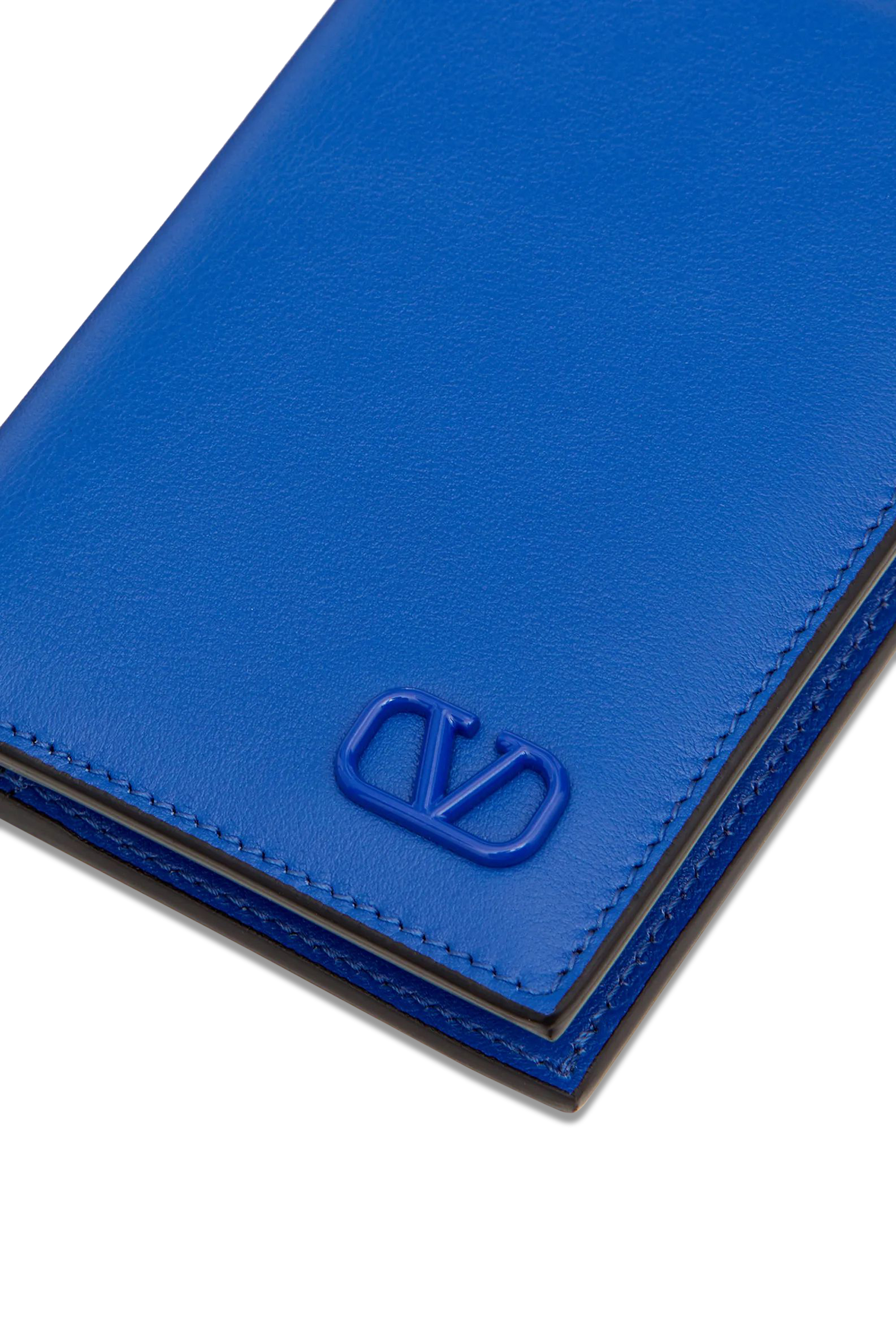 V Logo Signature Card Holder
